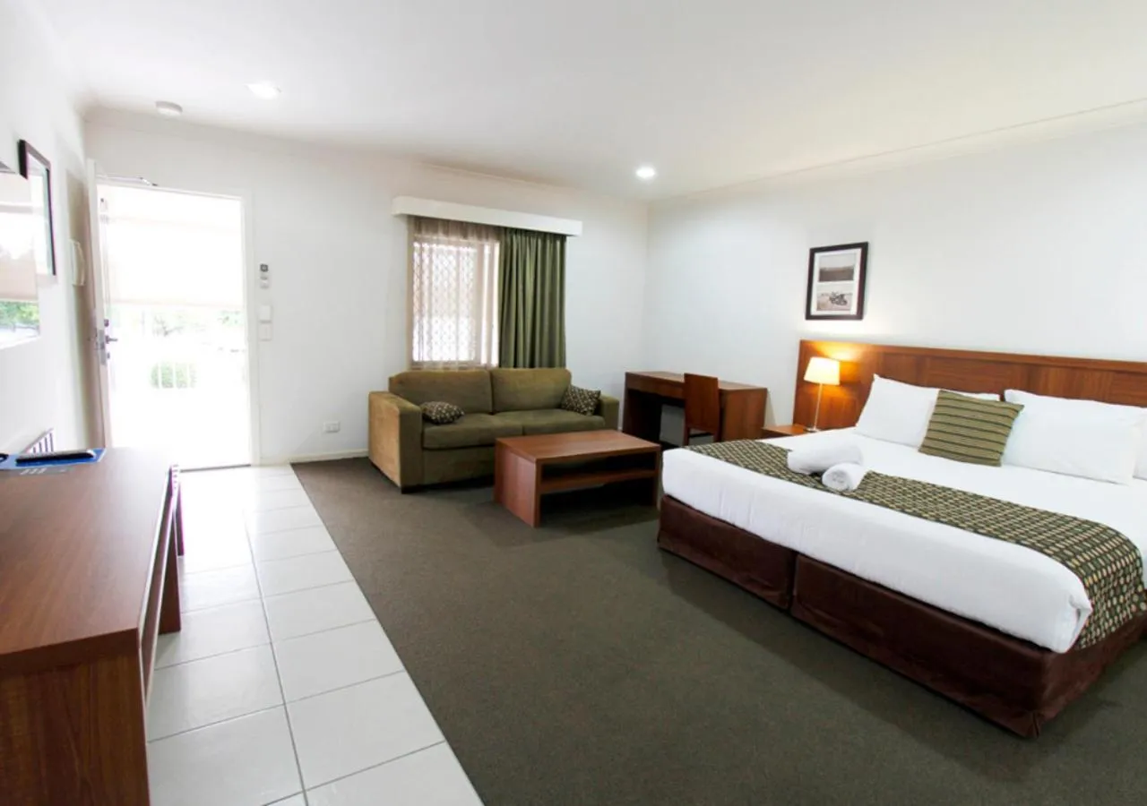 Bed in Chinchilla Downtown Motor Inn