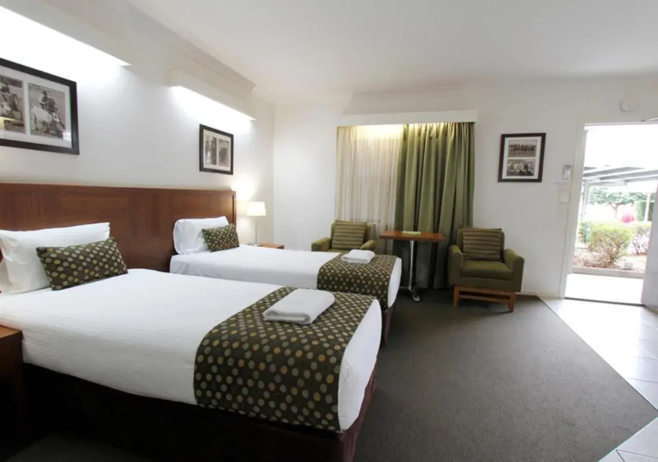 Two Bedroom Suite in Chinchilla Downtown Motor Inn Two Bedroom Suite in Chinchilla Downtown Motor Inn