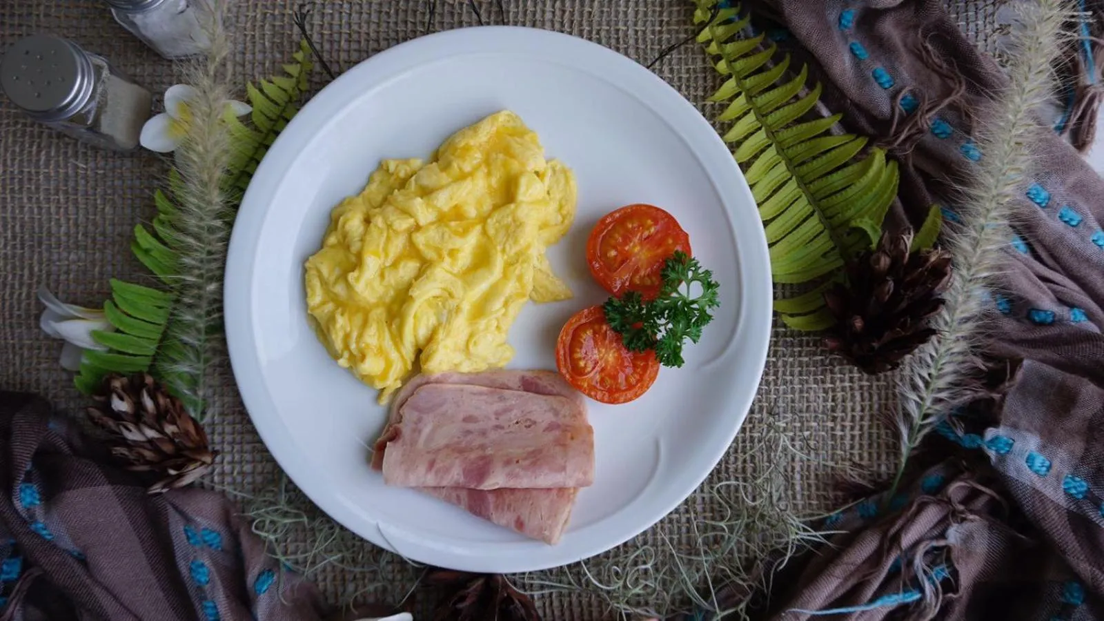 Breakfast in Louto Dmell Villa & Deluxe