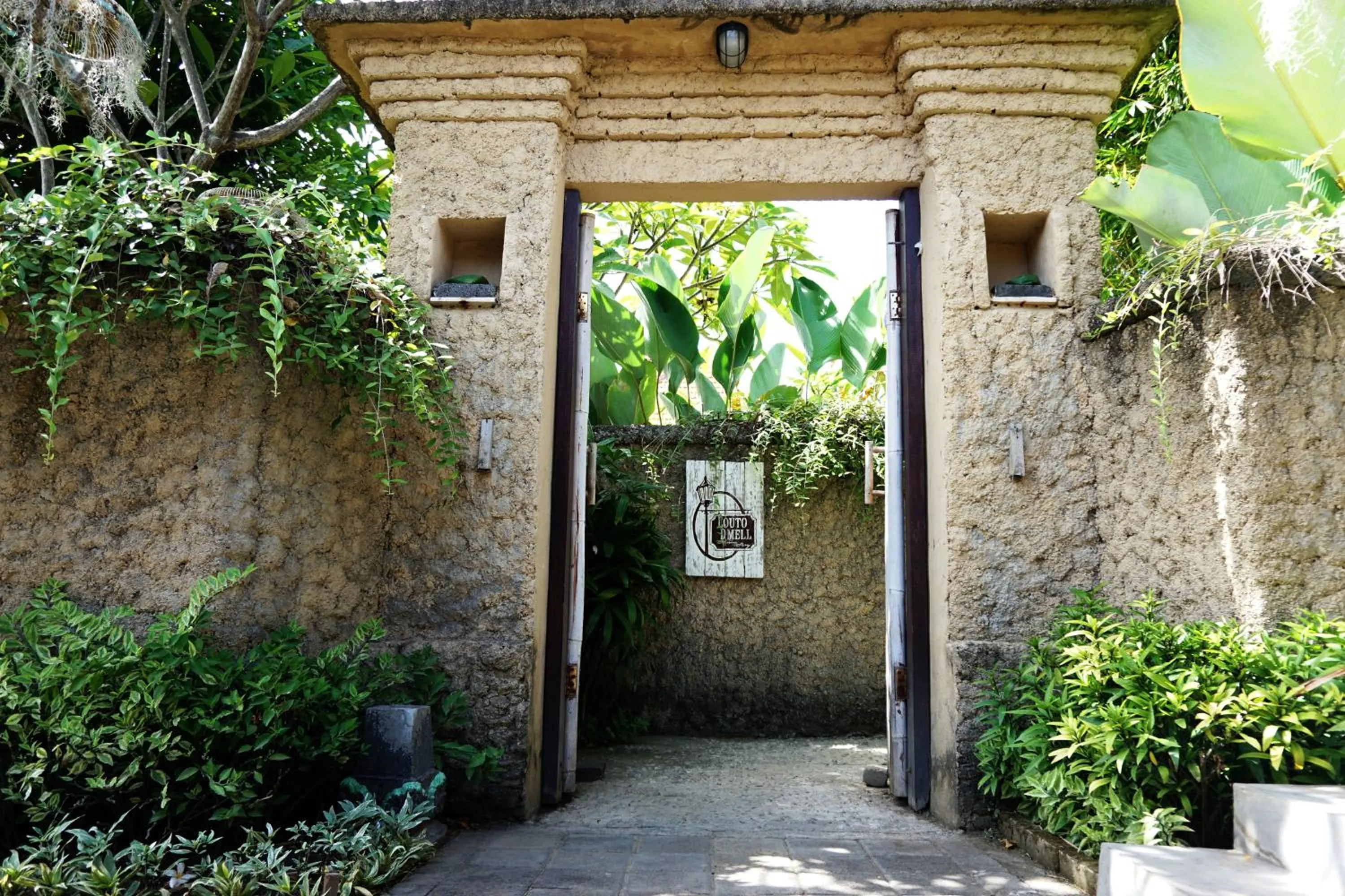 Facade/entrance in Louto Dmell Villa & Deluxe