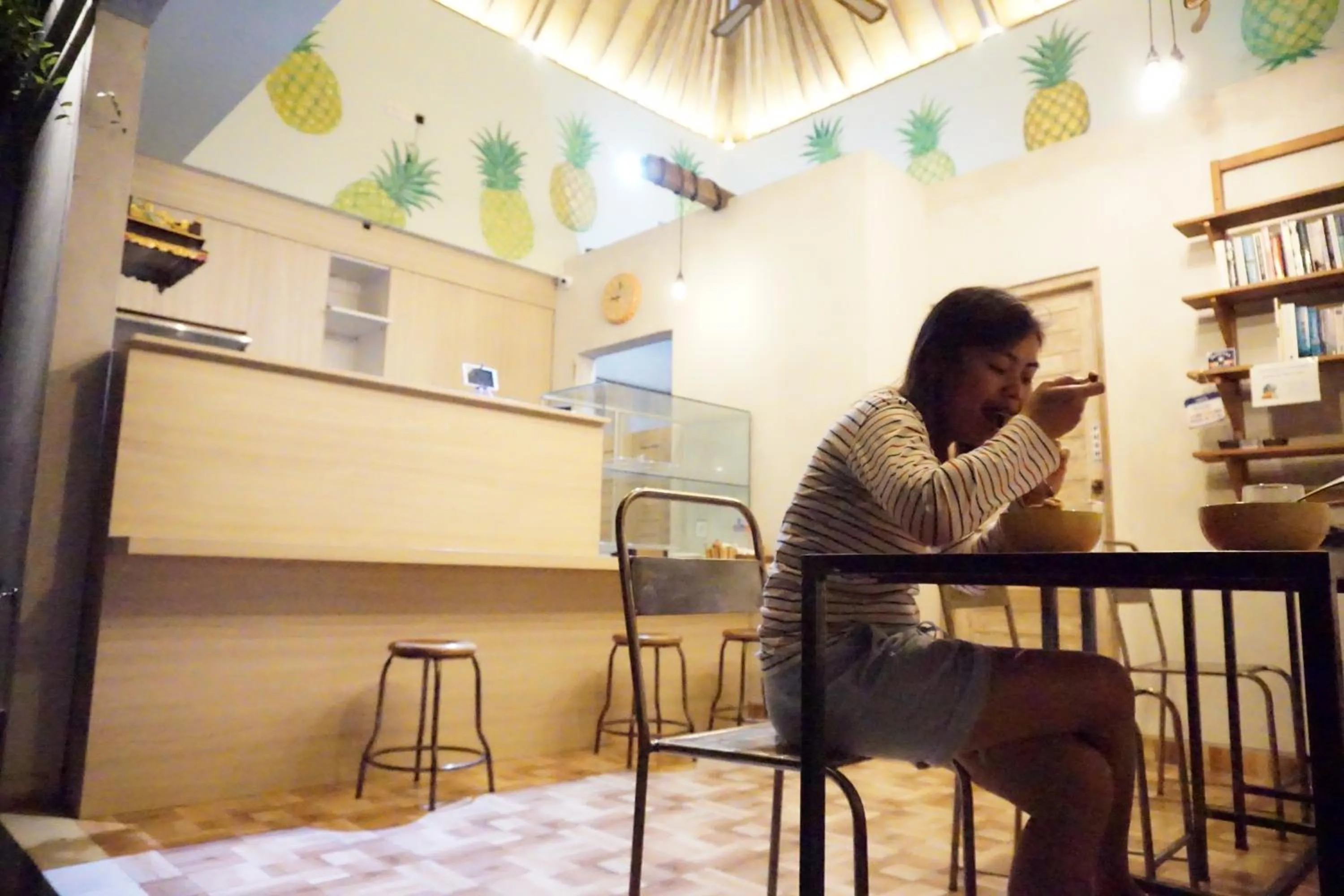 Restaurant/places to eat in Louto Dmell Villa & Deluxe