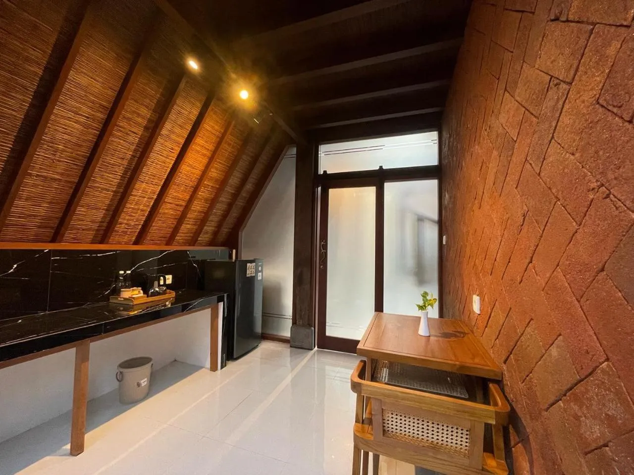 Coffee/tea facilities in Louto Dmell Villa & Deluxe