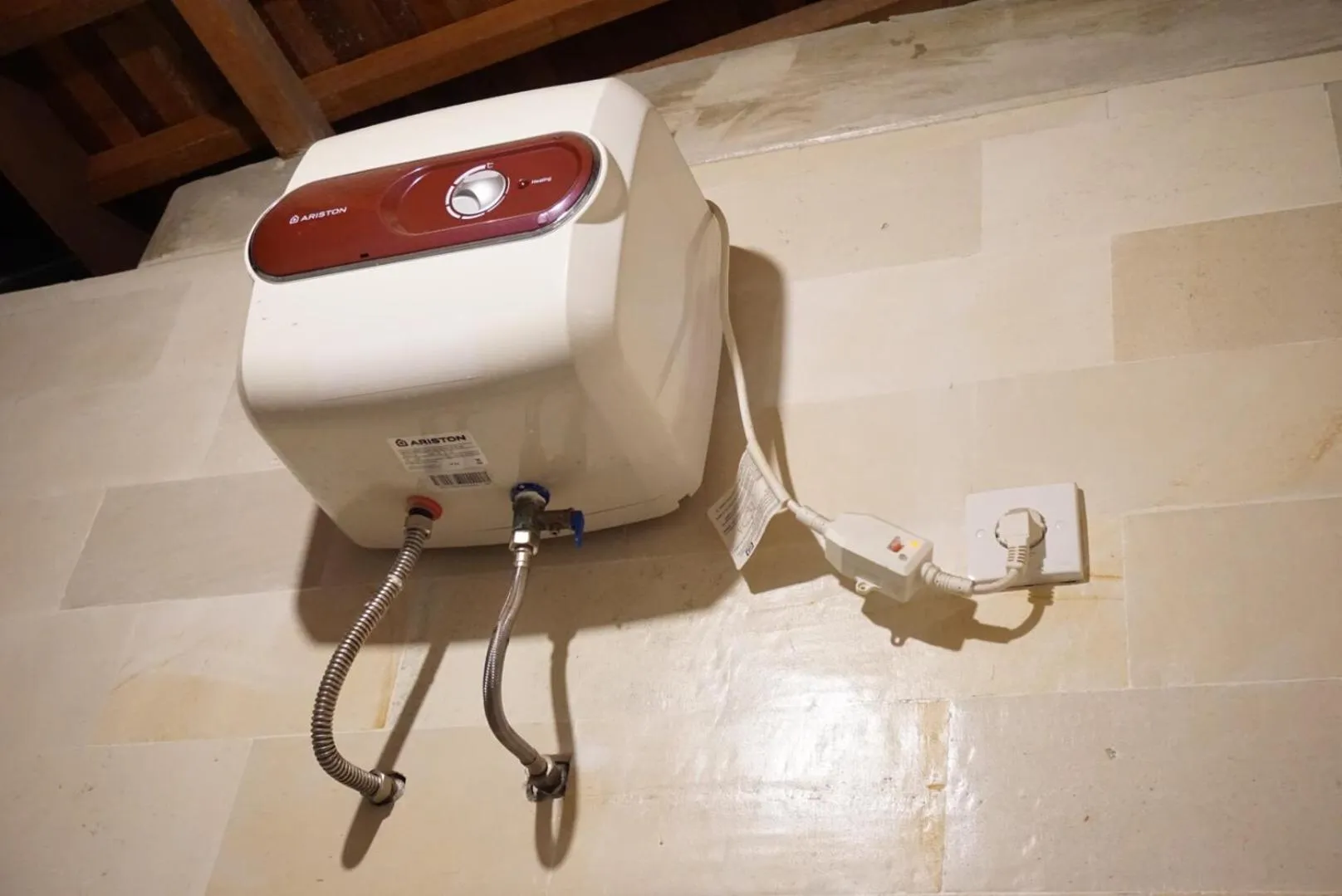 Shower in Louto Dmell Villa & Deluxe