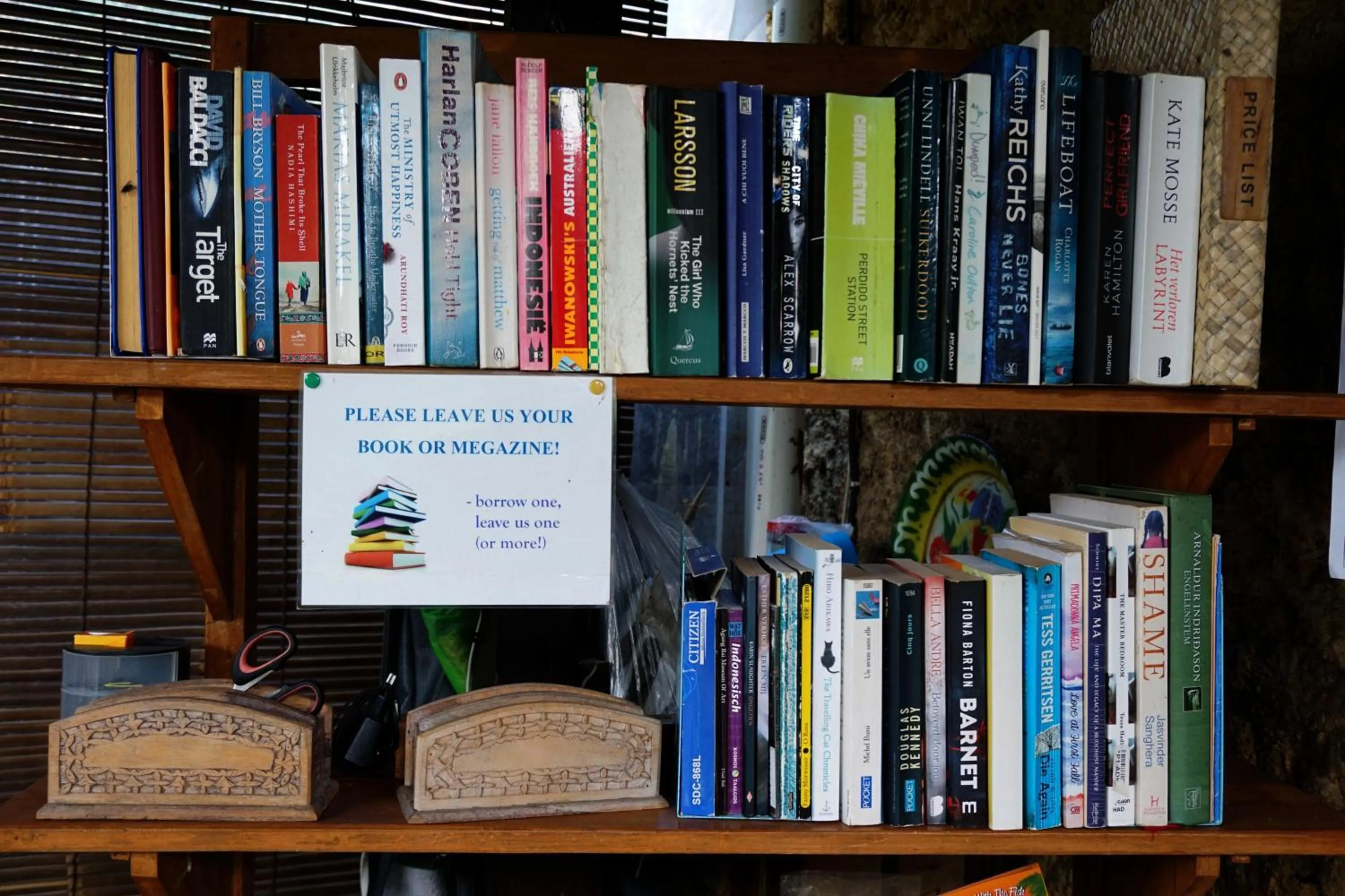 Library in Louto Dmell Villa & Deluxe