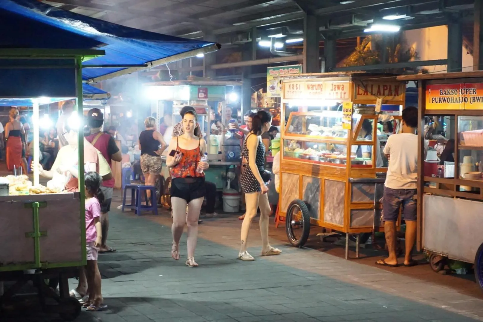 Shopping Area in Louto Dmell Villa & Deluxe