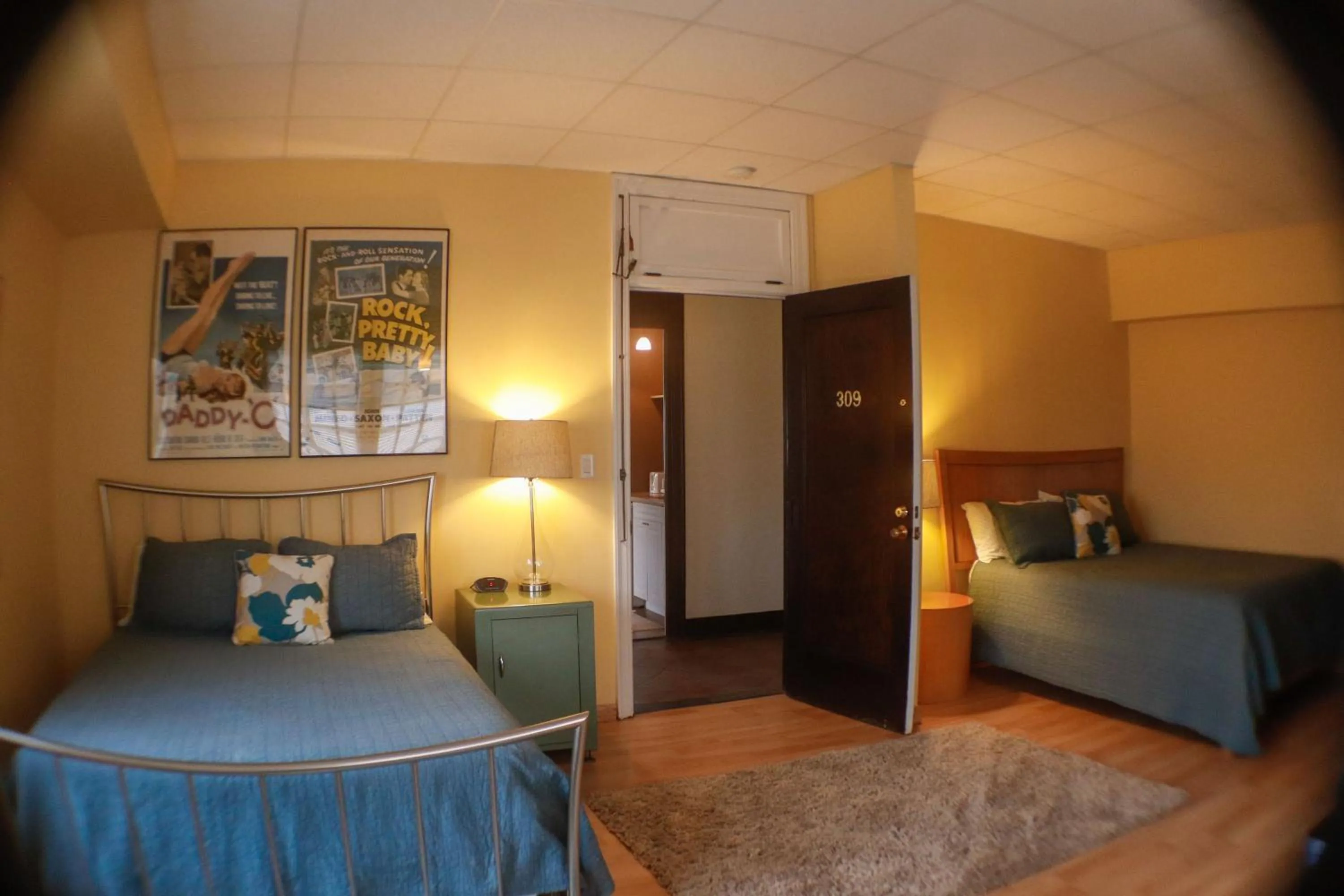 Bed in Fountainview Inn