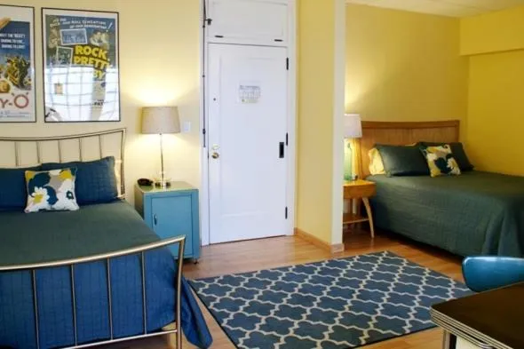 Bedroom, Bed in Fountainview Inn