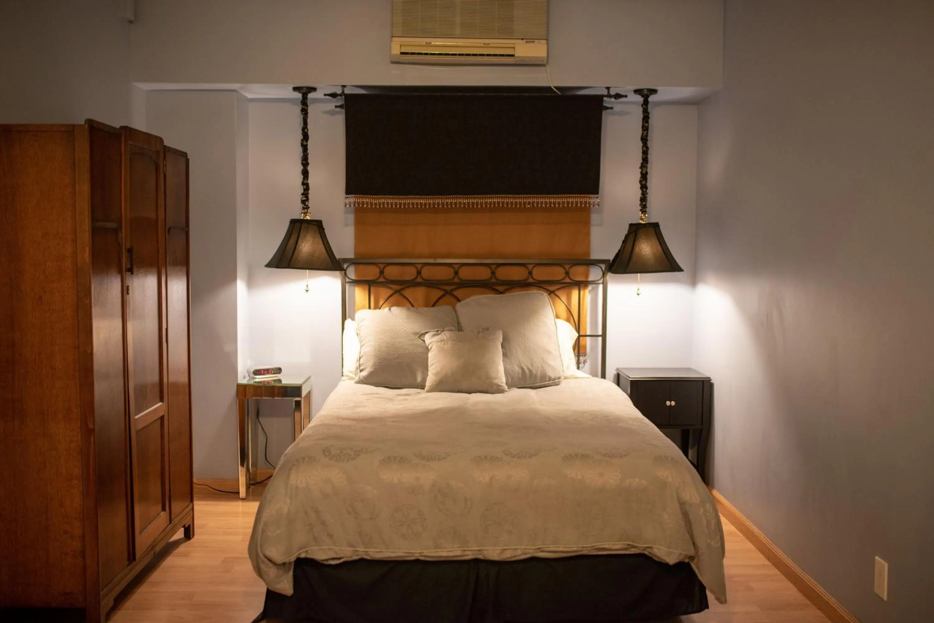 Bed in Fountainview Inn