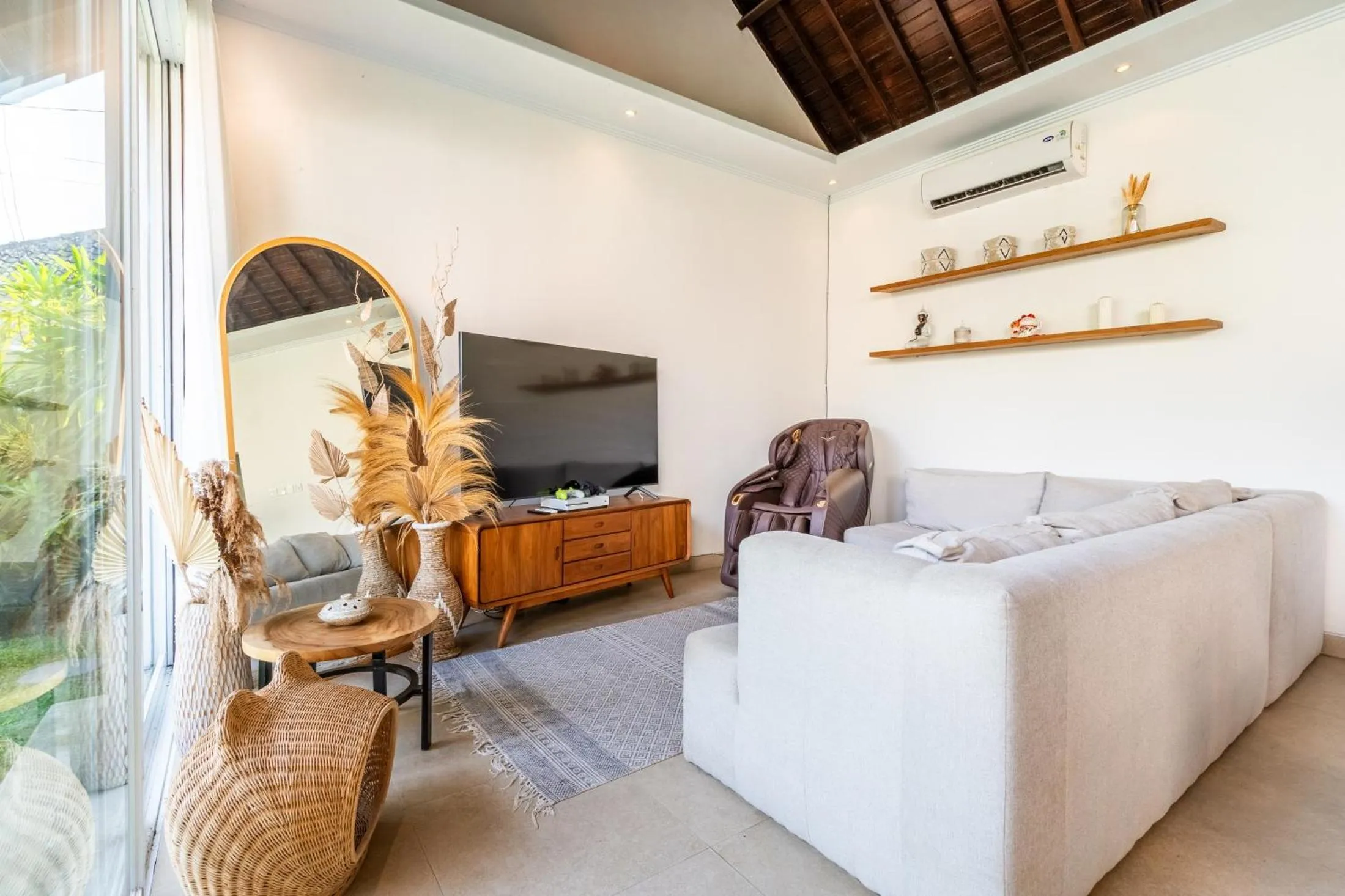 TV and multimedia in Jungle Amaranth Villa Canggu - Exclusive 3BR Retreat with Pool, Modern Amenities and Top Location - New Year's Offer