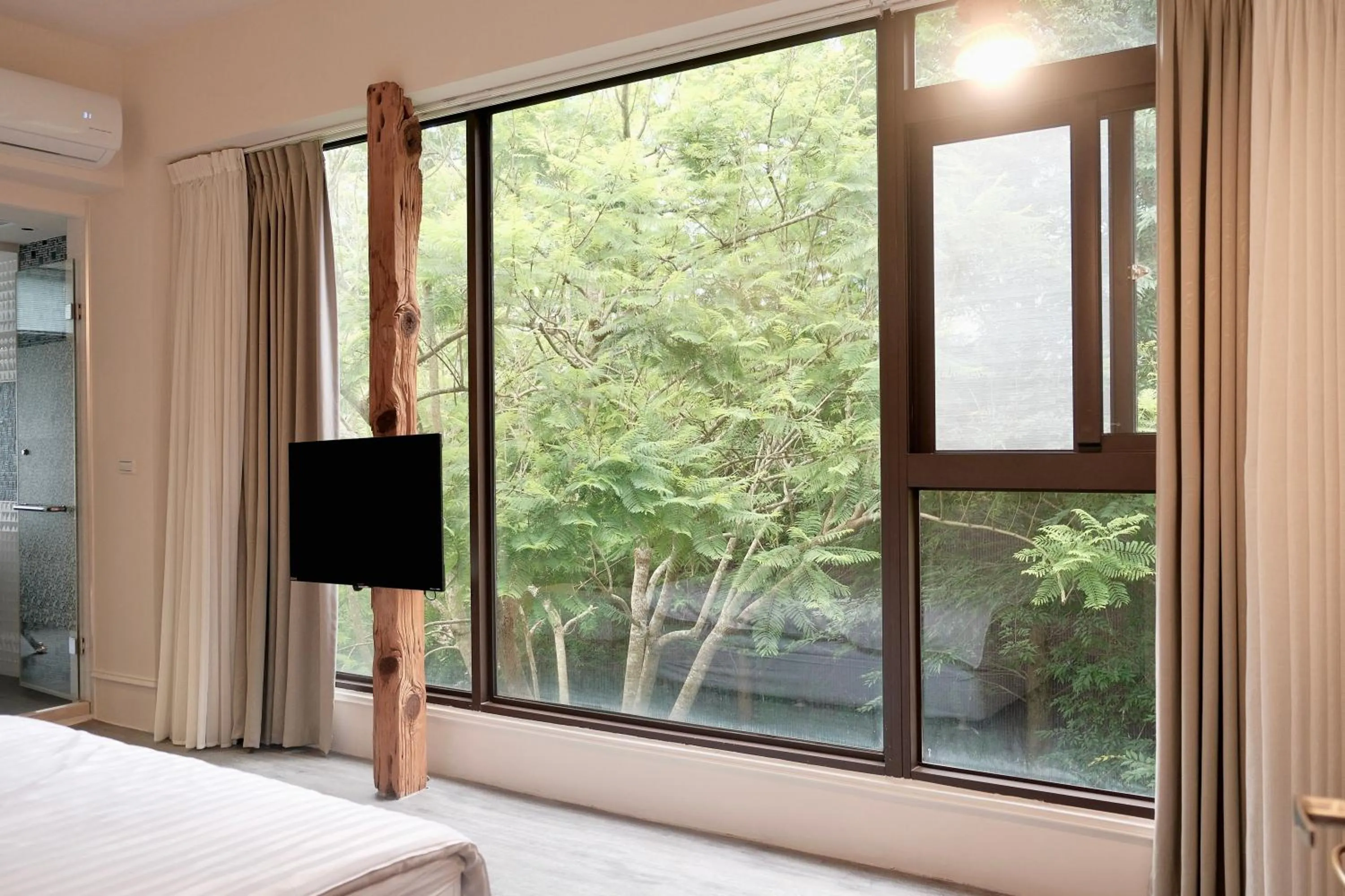 Bedroom, Bed in 愛黏在一起設計師民宿 Lovers BNB