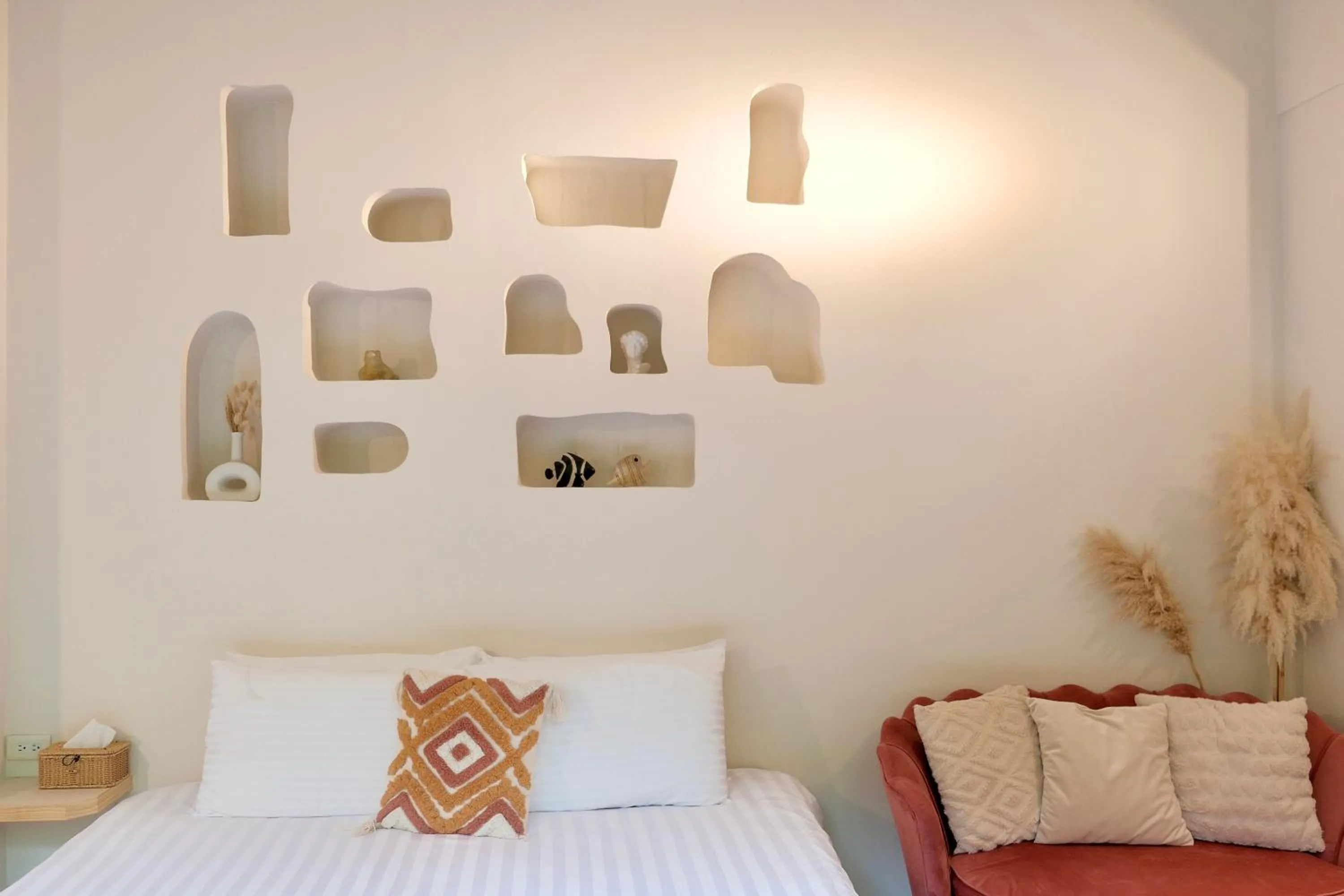 Bed in 愛黏在一起設計師民宿 Lovers BNB