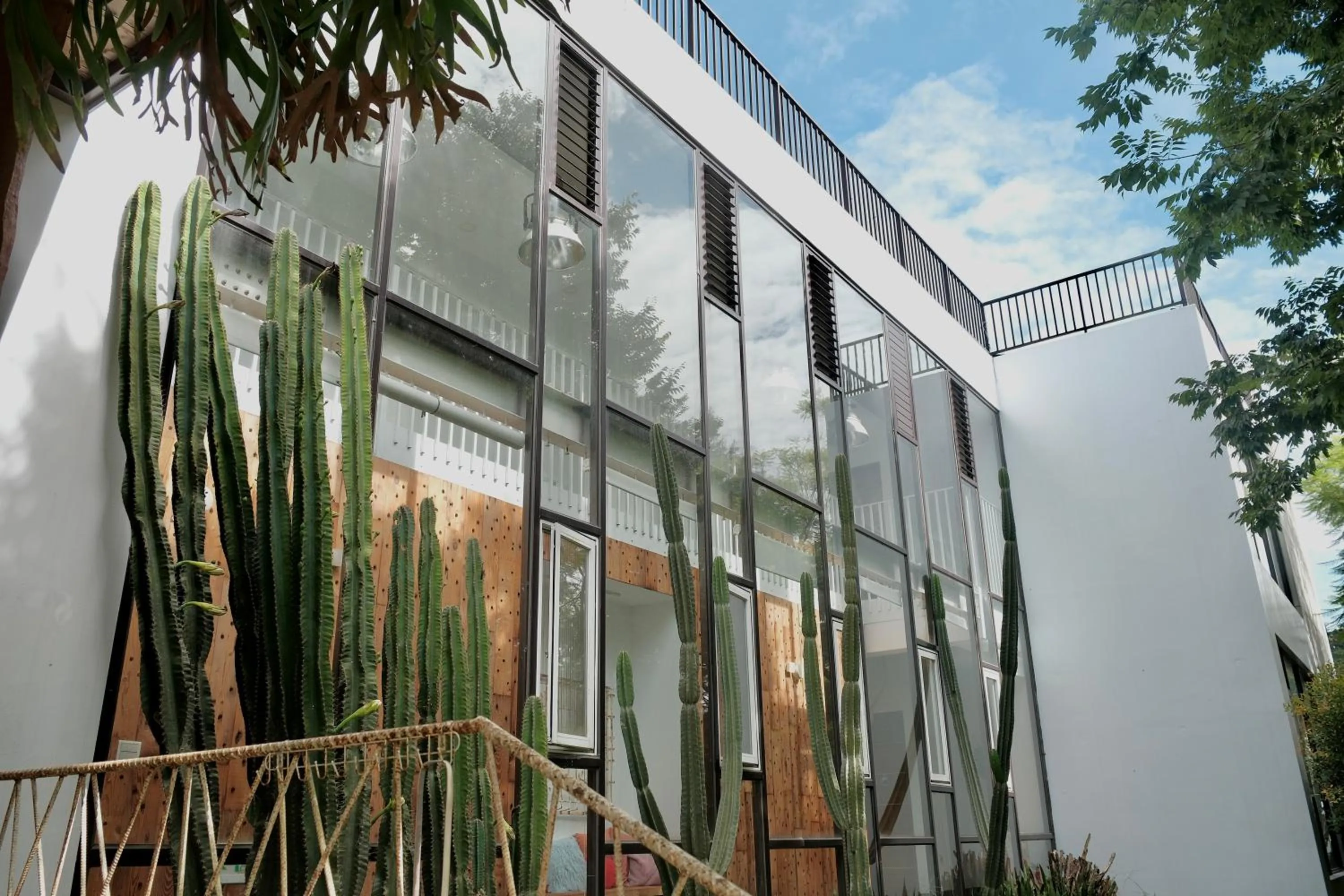 Property building in 愛黏在一起設計師民宿 Lovers BNB