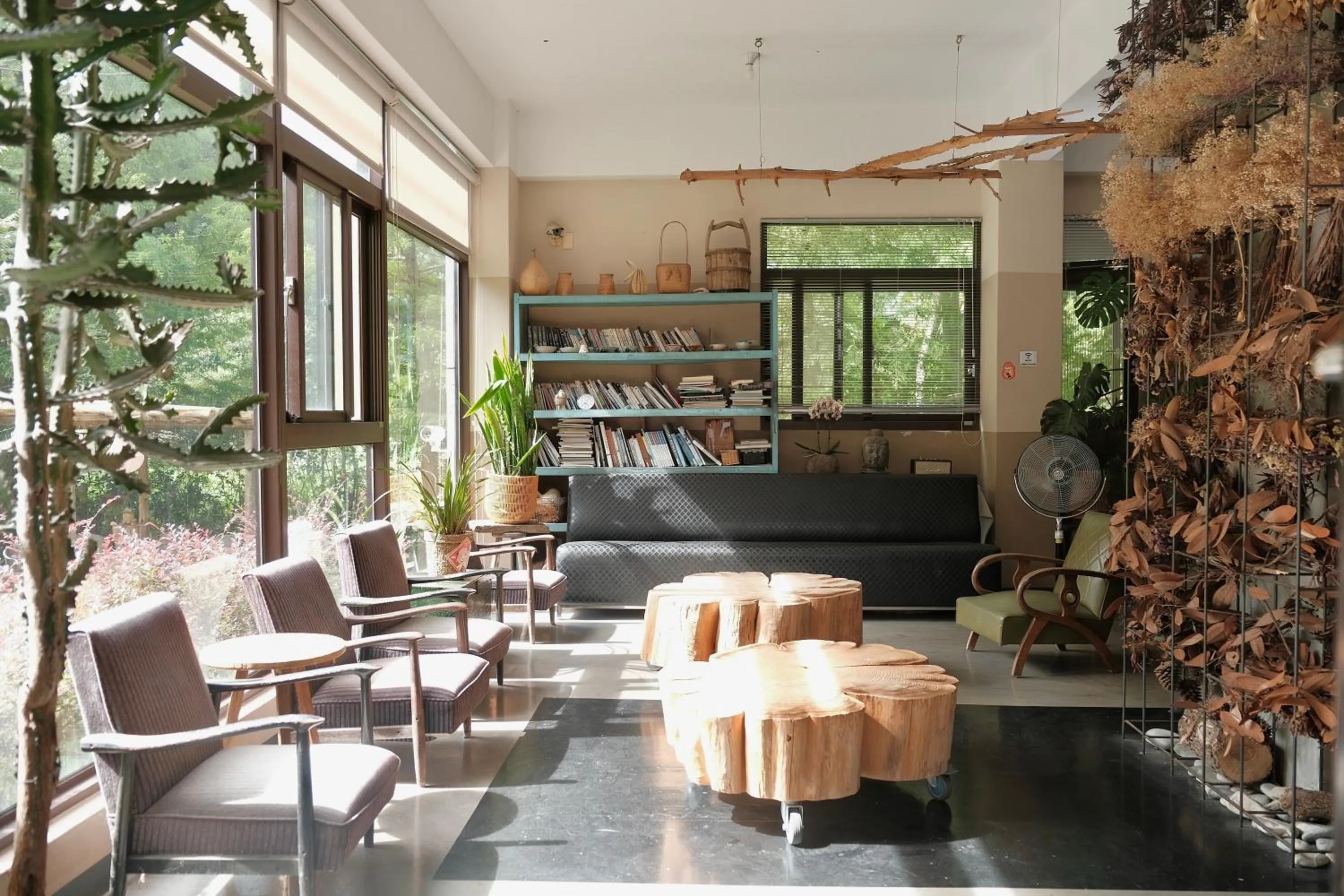 Property building in 愛黏在一起設計師民宿 Lovers BNB