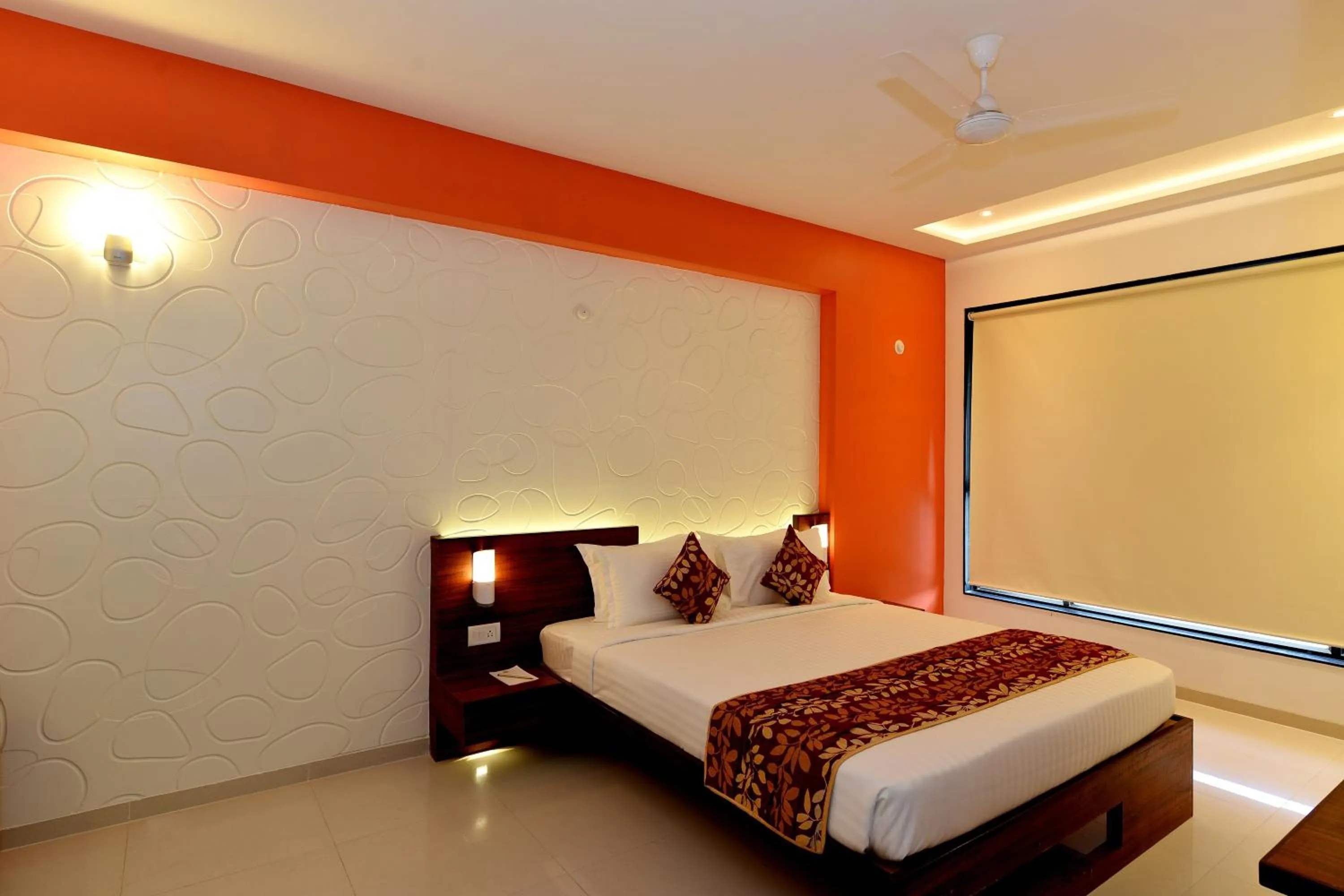 Photo of the whole room, Bed in The Temple View Hotel