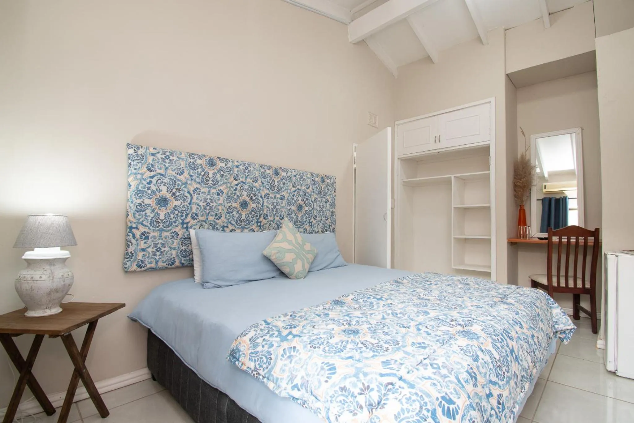 Bed in No 20 On the Beach Guesthouse