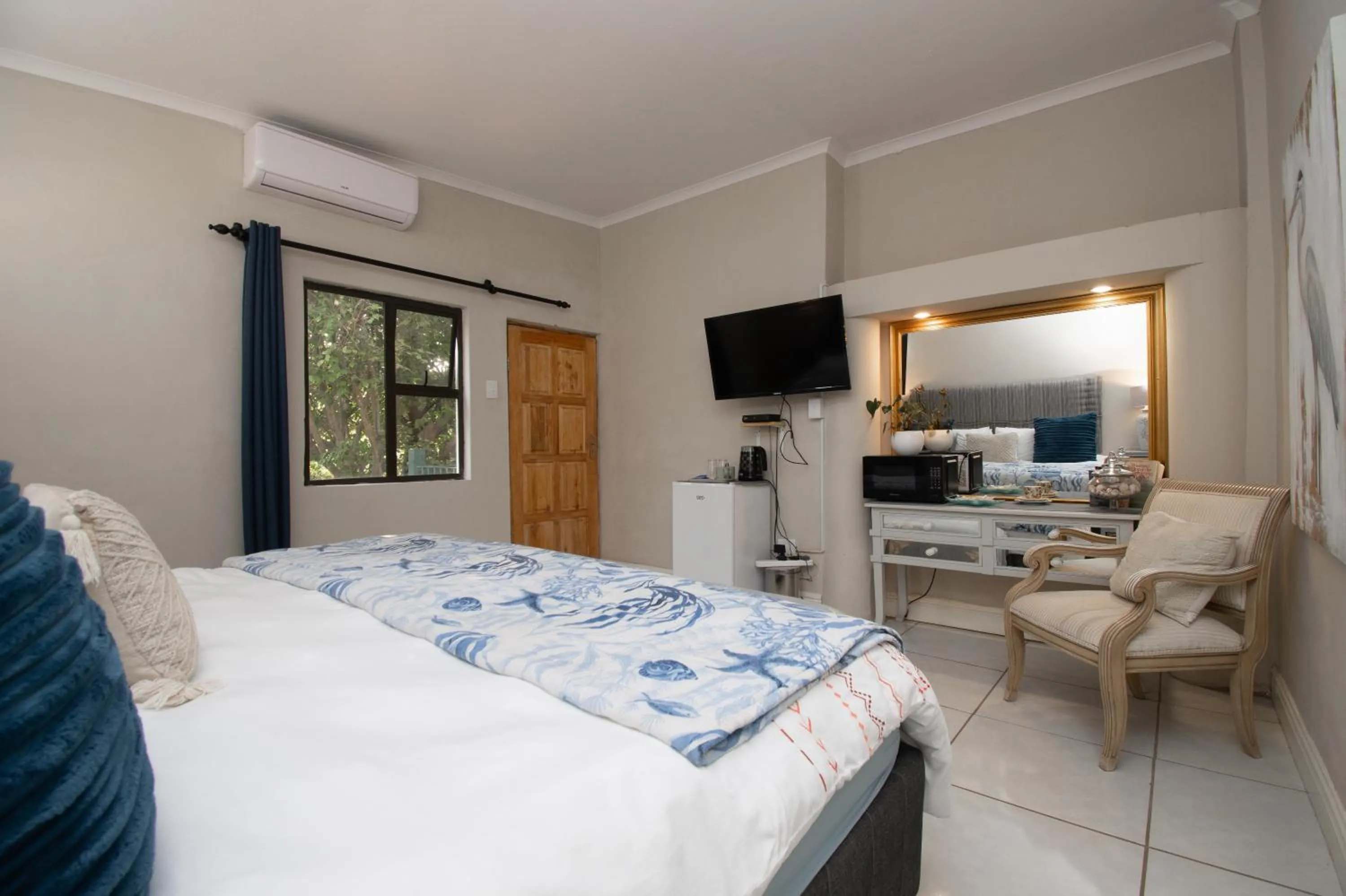 Bed in No 20 On the Beach Guesthouse