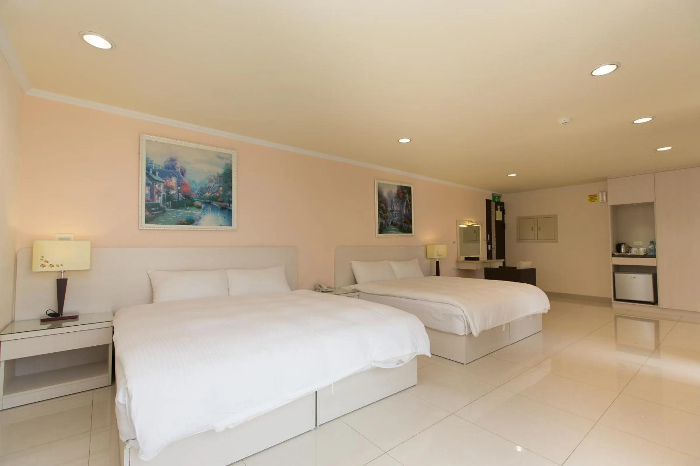 Photo of the whole room, Bed in F Hotel - Sanyi