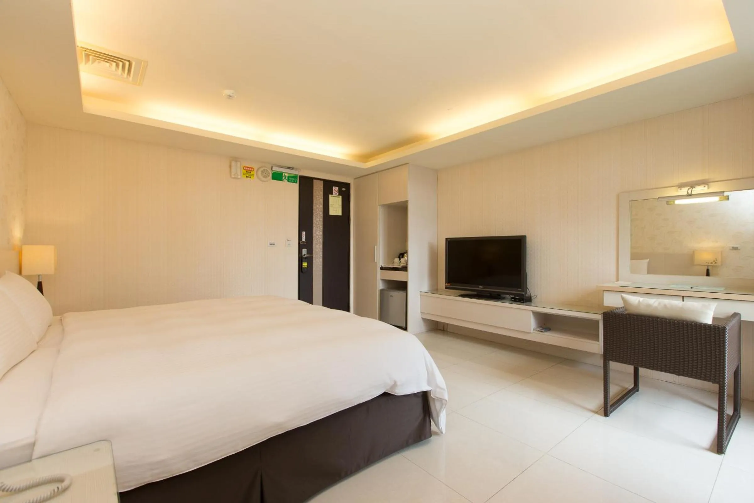 Photo of the whole room, Bed in F Hotel - Sanyi