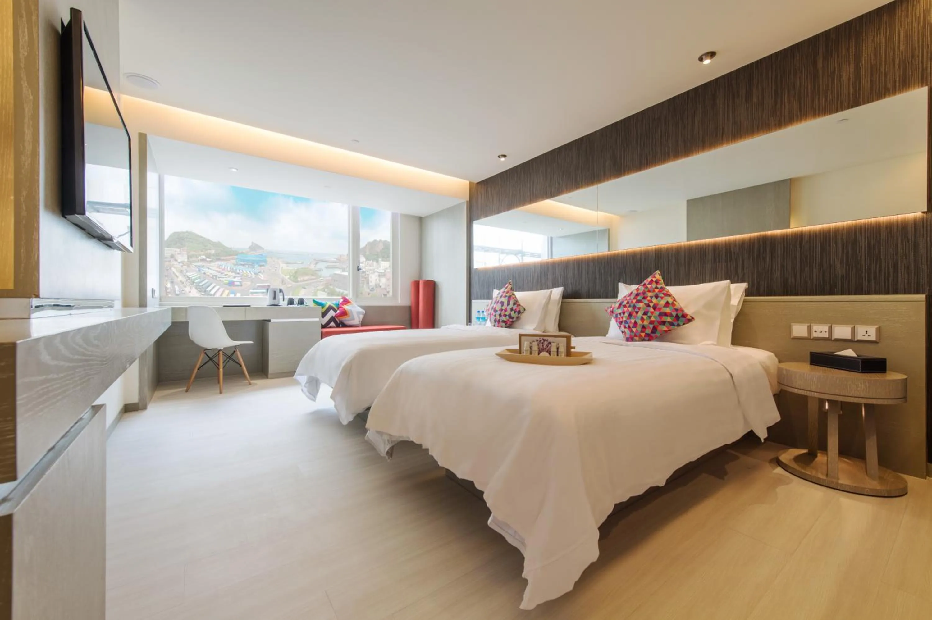 Photo of the whole room, Bed in Inhouse Hotel Yehliu