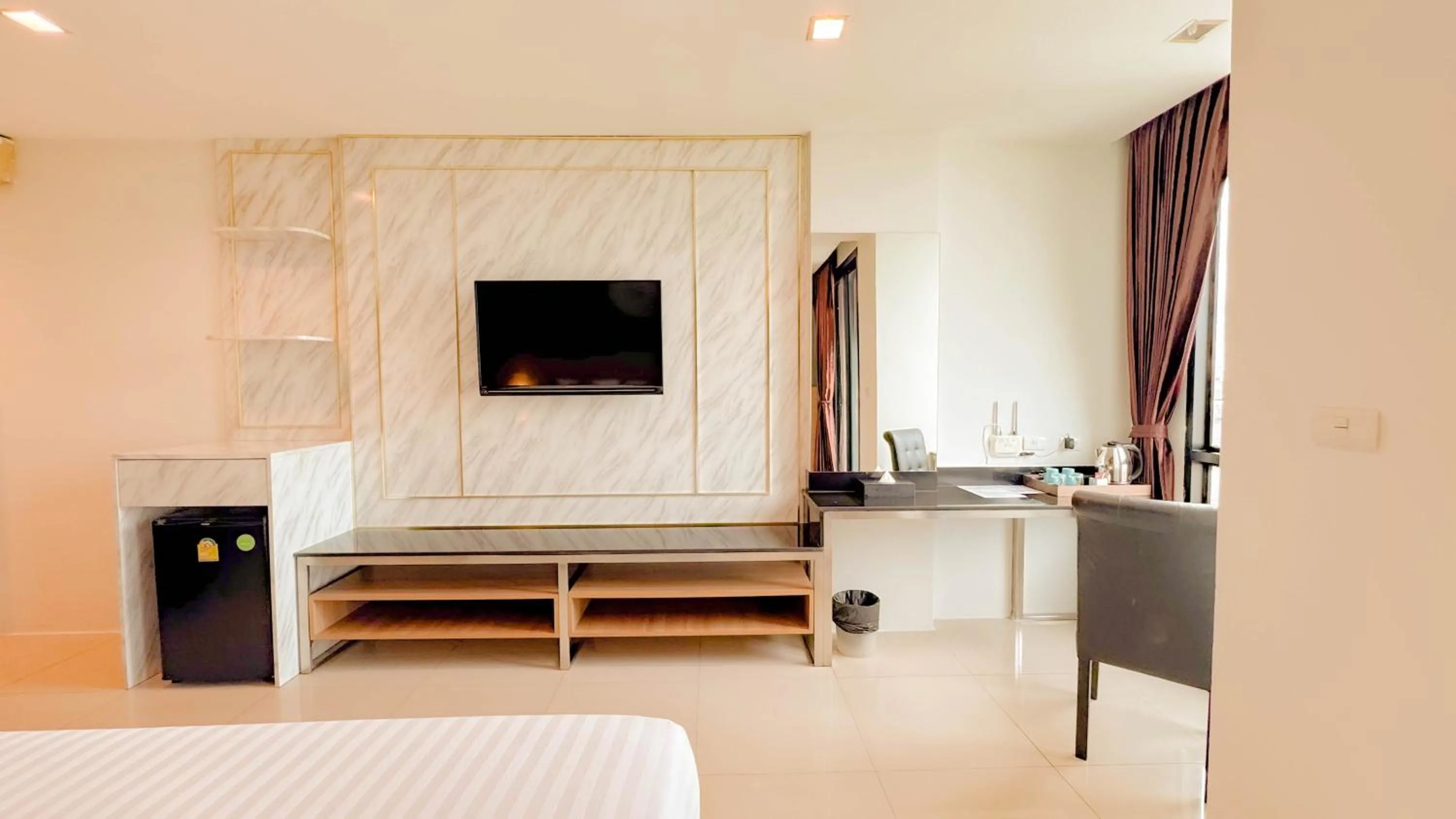 Bed in Marigold Sukhumvit - Free Shuttle to BTS Bearing Station