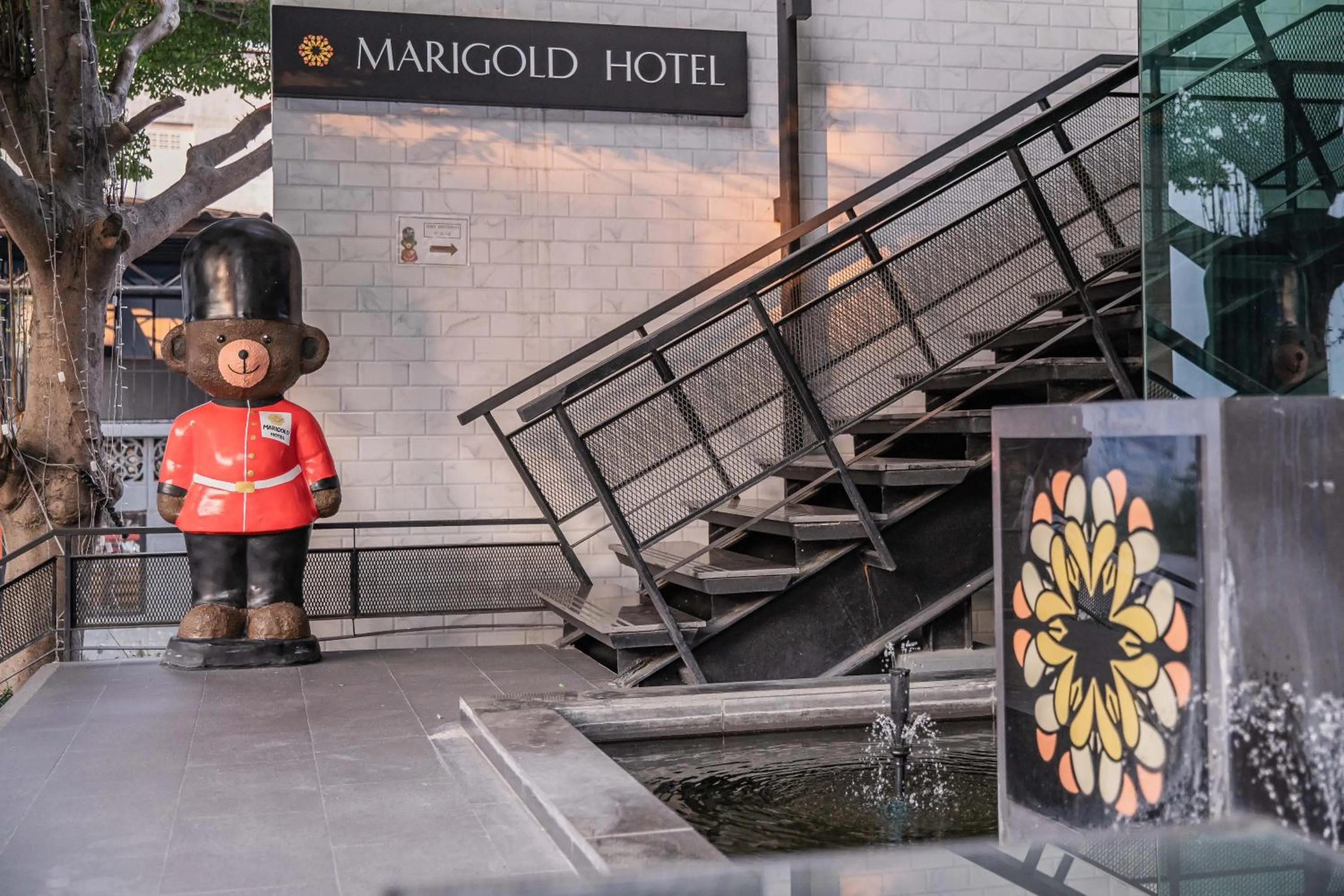 Marigold Sukhumvit - Free Shuttle to BTS Bearing Station