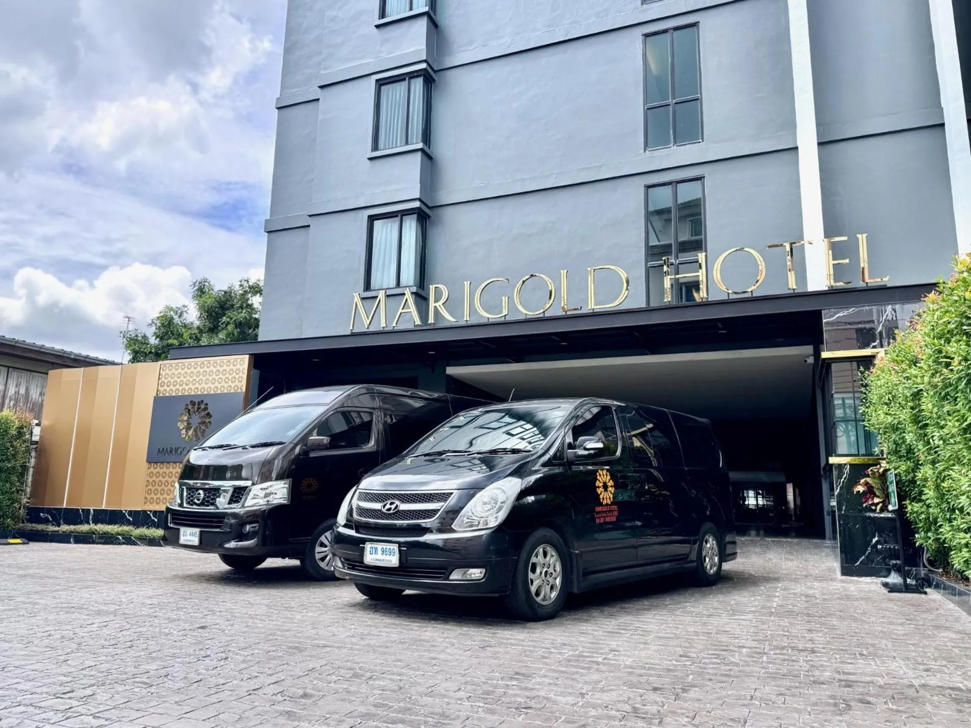 Marigold Sukhumvit - Free Shuttle to BTS Bearing Station