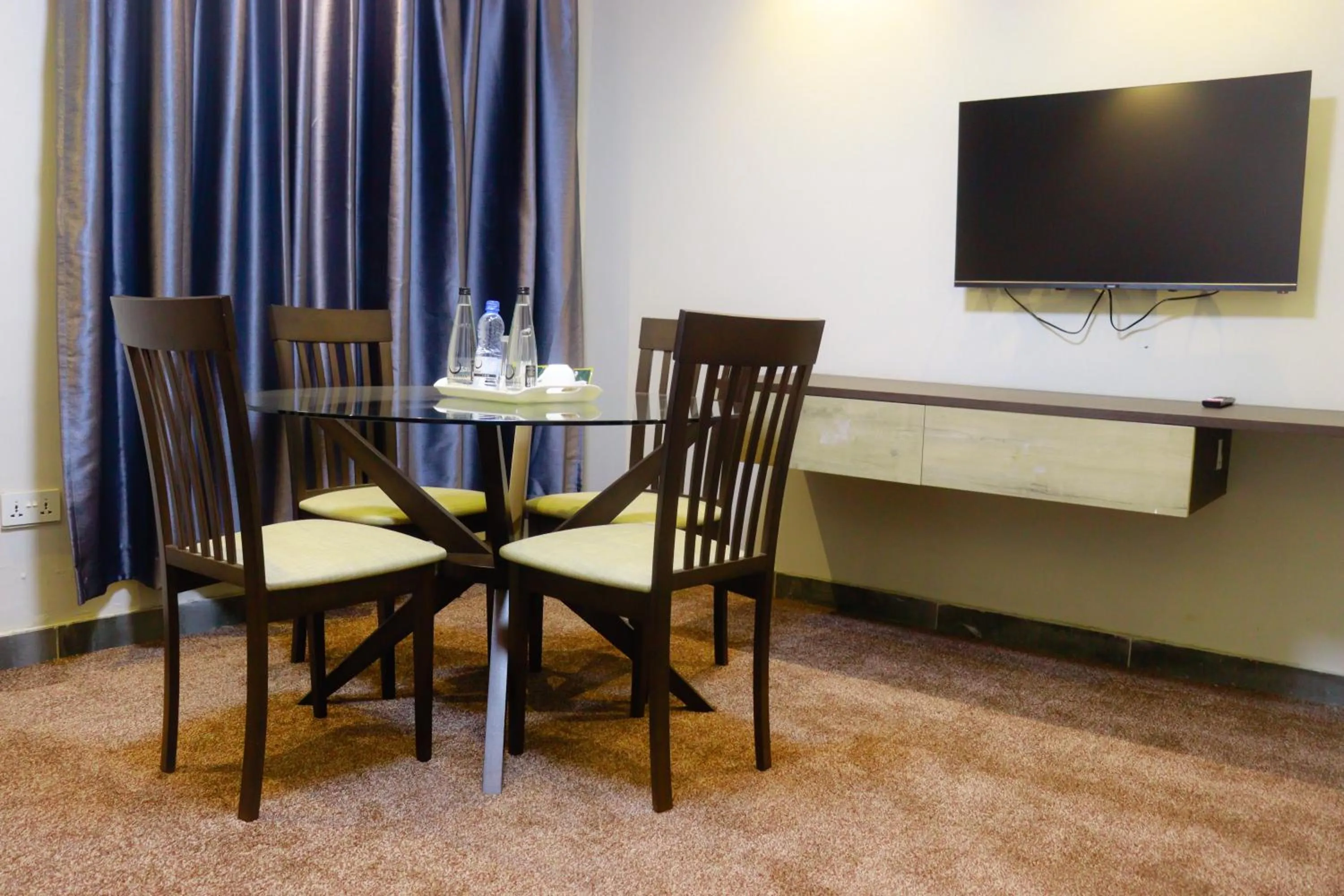 TV and multimedia in Ivory Park Hotel - Safari Waterworld