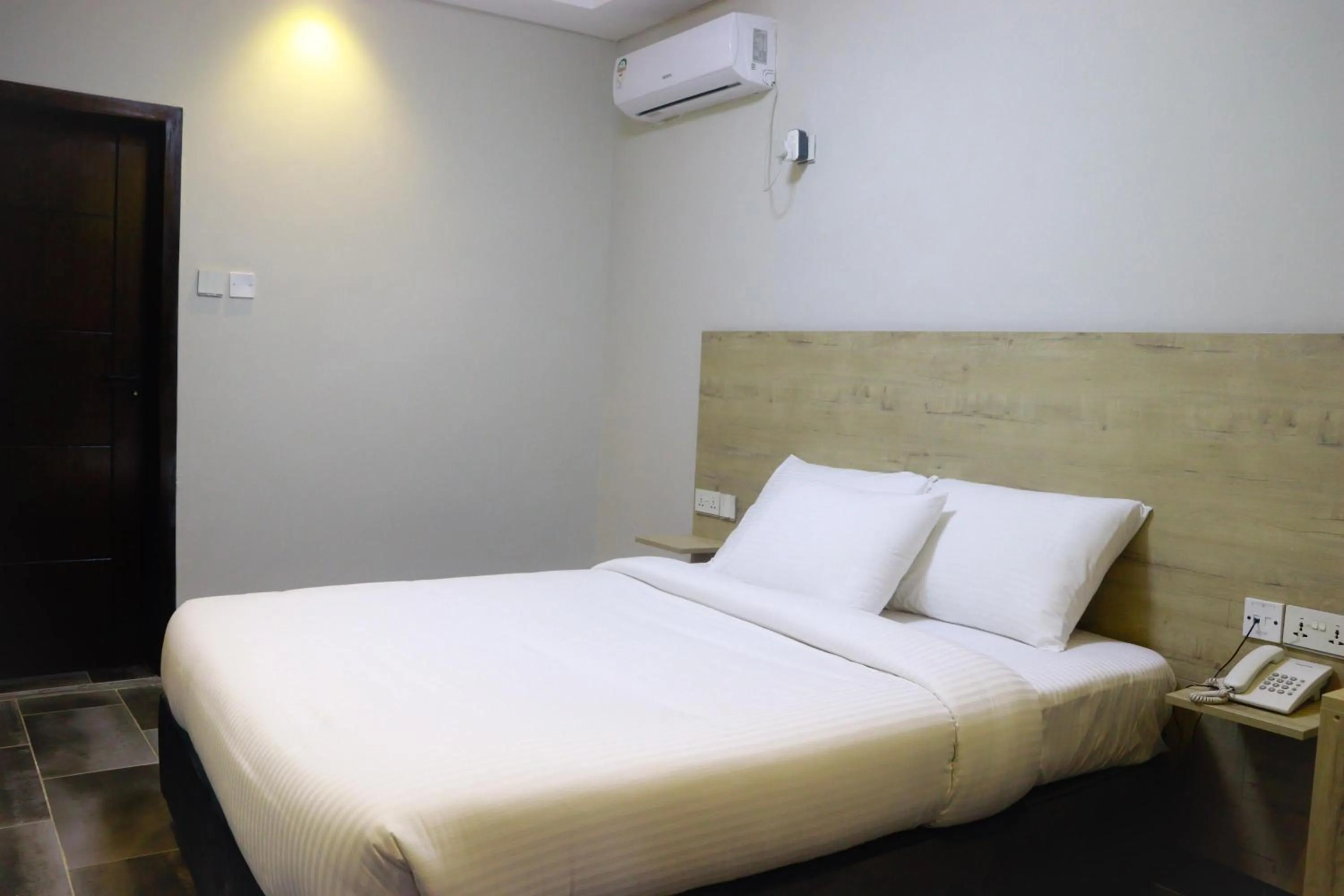 Bed in Ivory Park Hotel - Safari Waterworld