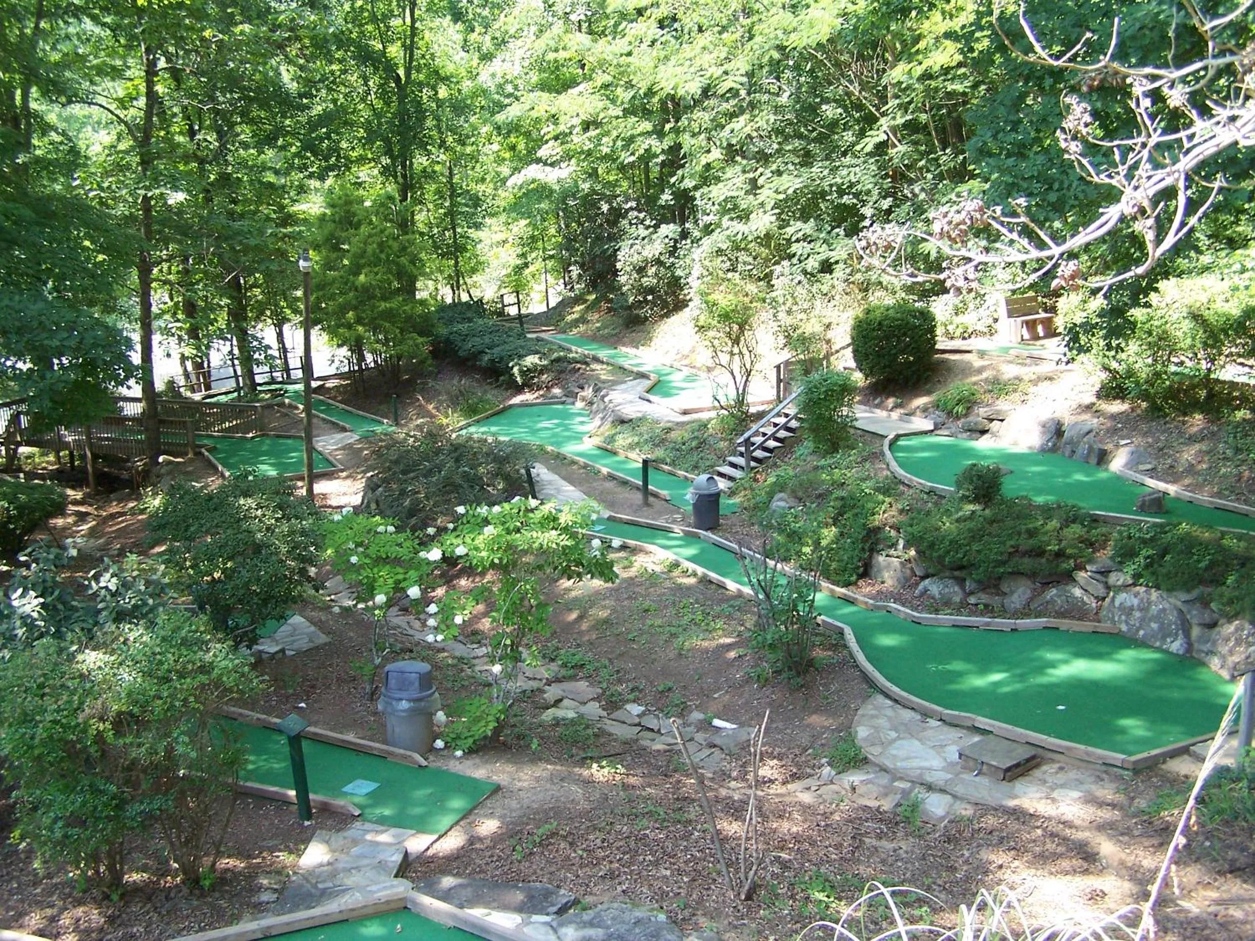Minigolf in Fontana Village Resort & Marina