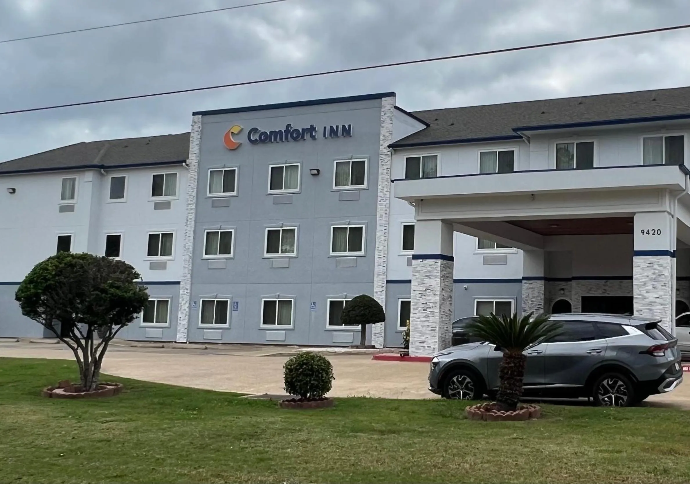 Property building in Comfort Inn I-49 South