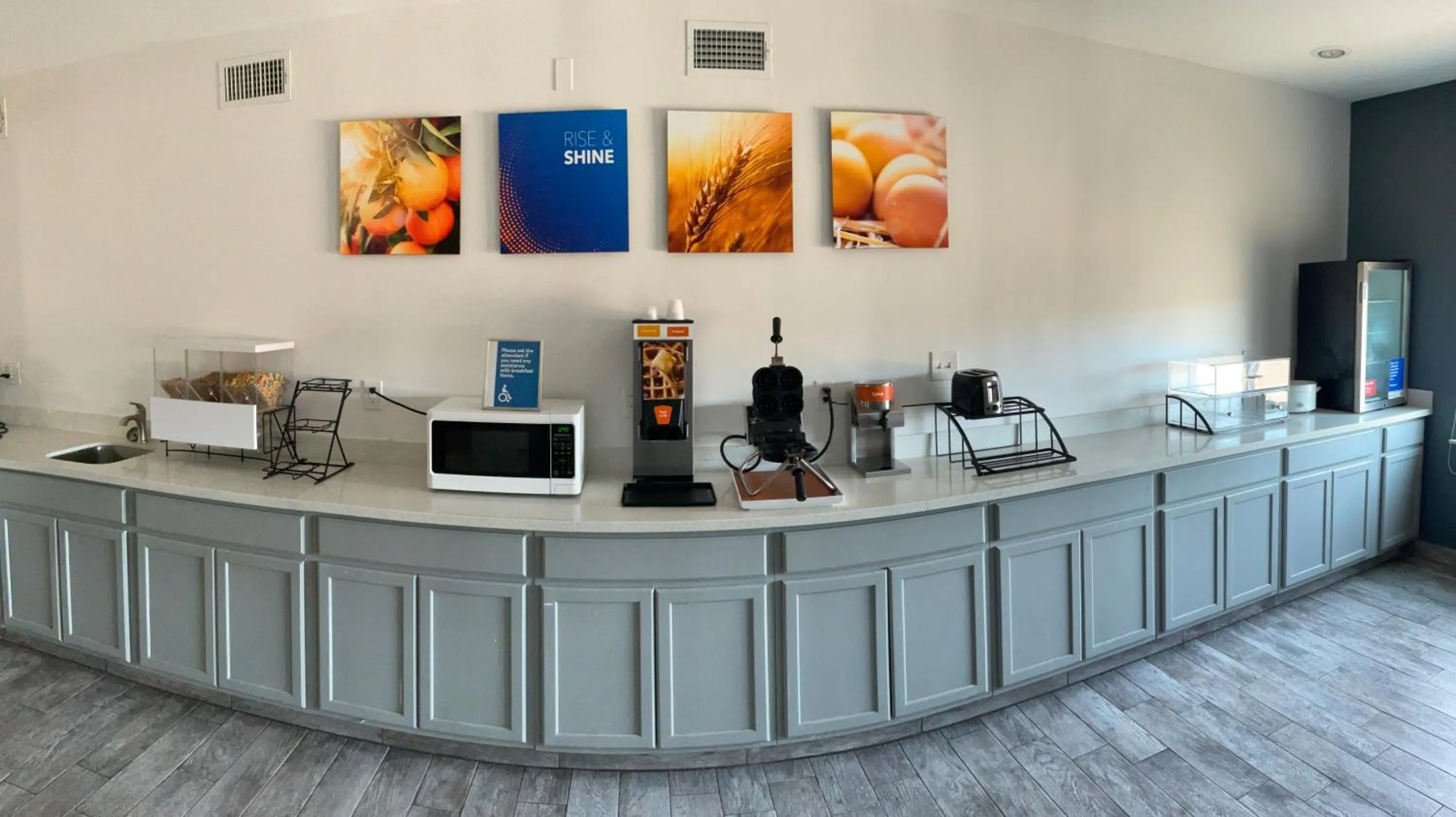 Restaurant/places to eat in Comfort Inn I-49 South