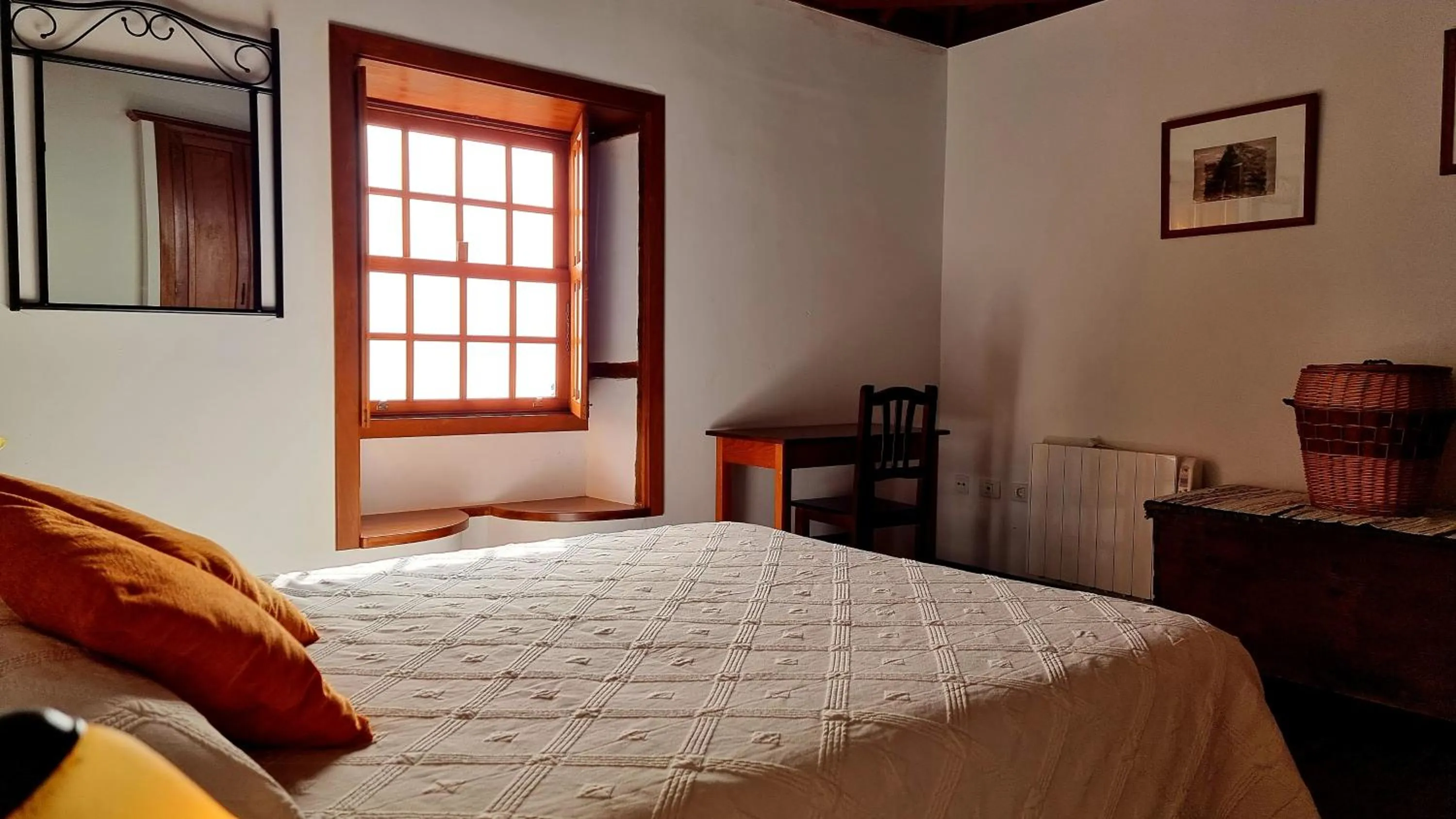 Bedroom, Bed in Neólida