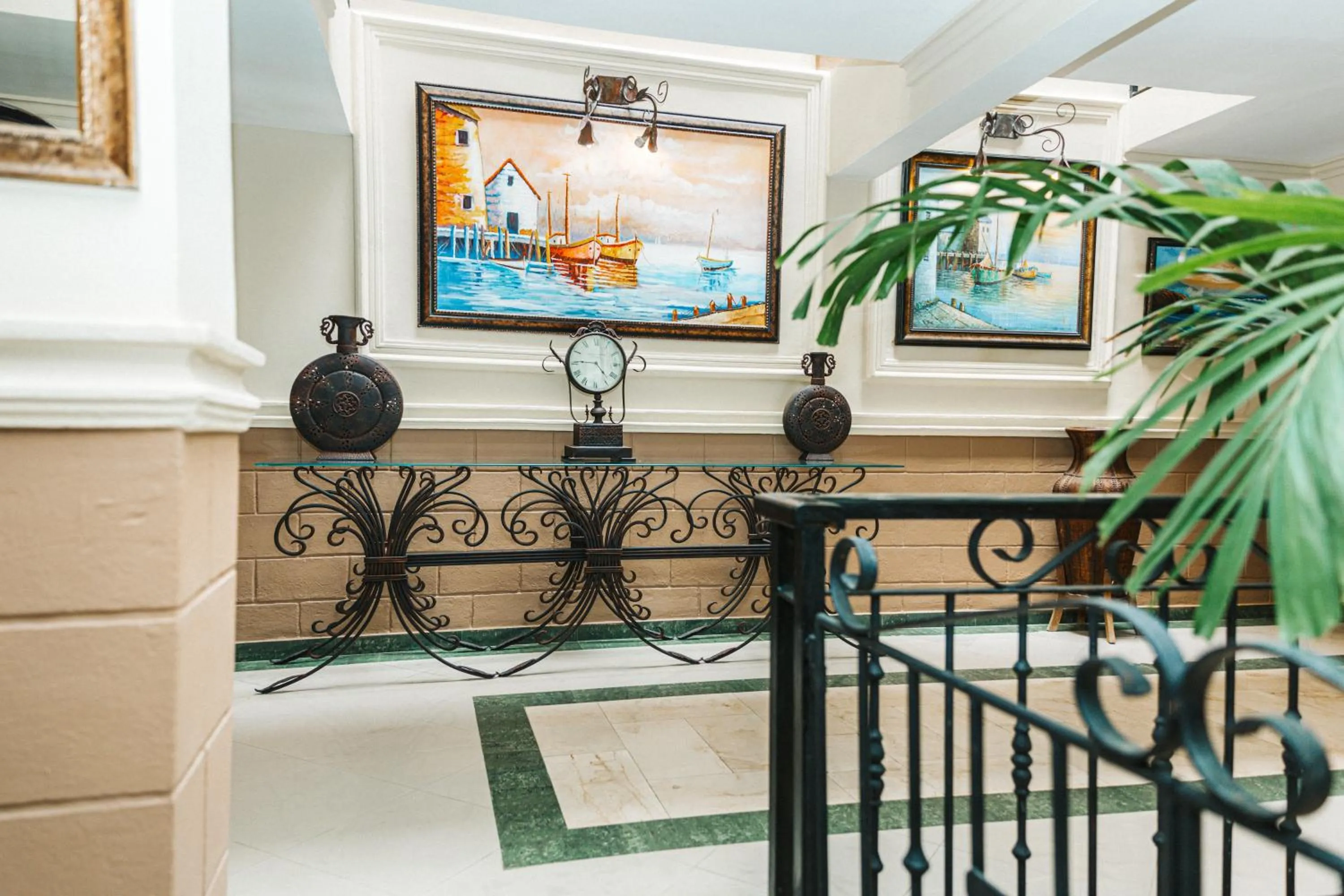 Property building in Hotel Plaza Brisas