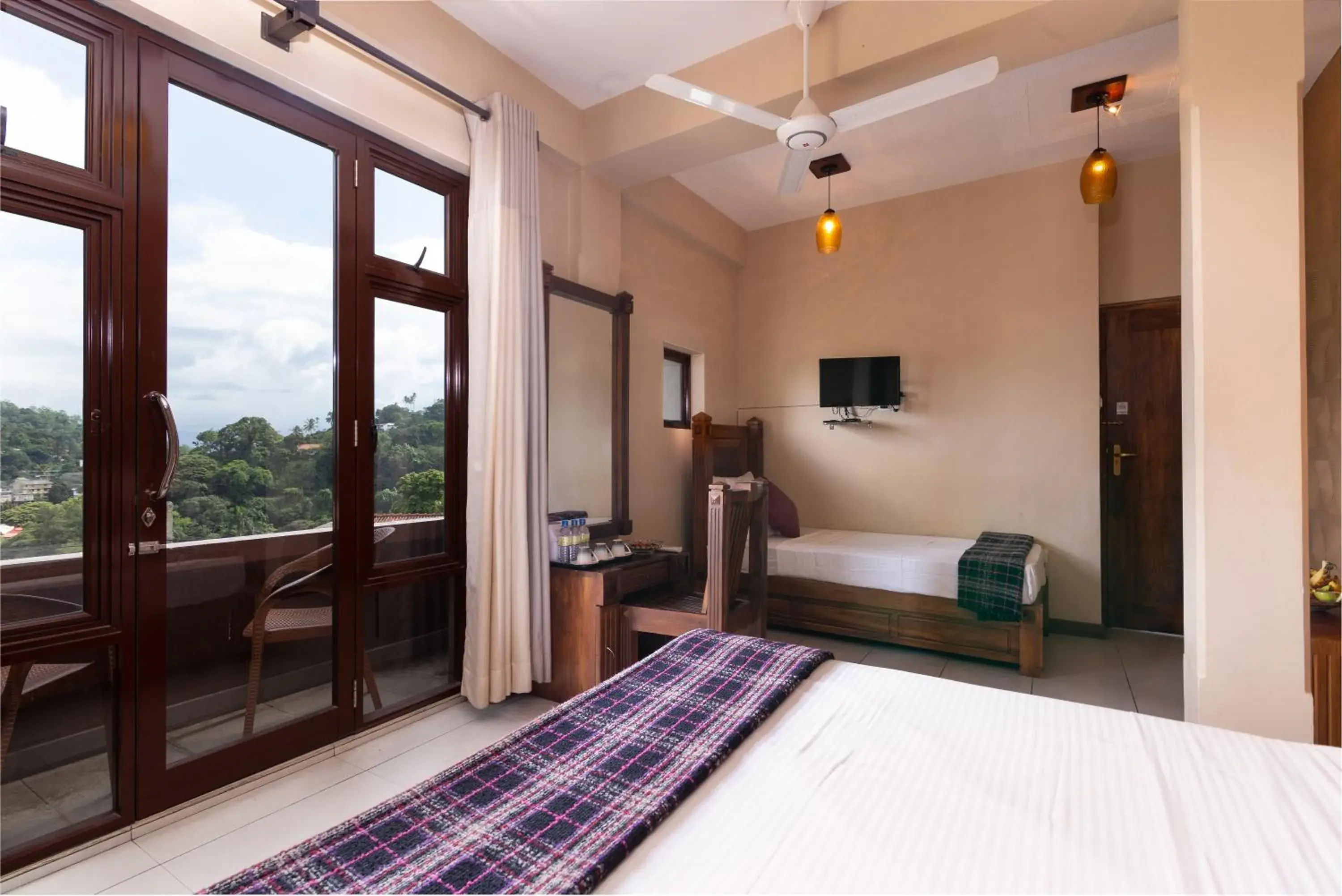 Deluxe Triple Room in Piumara Residence Deluxe Triple Room in Piumara Residence