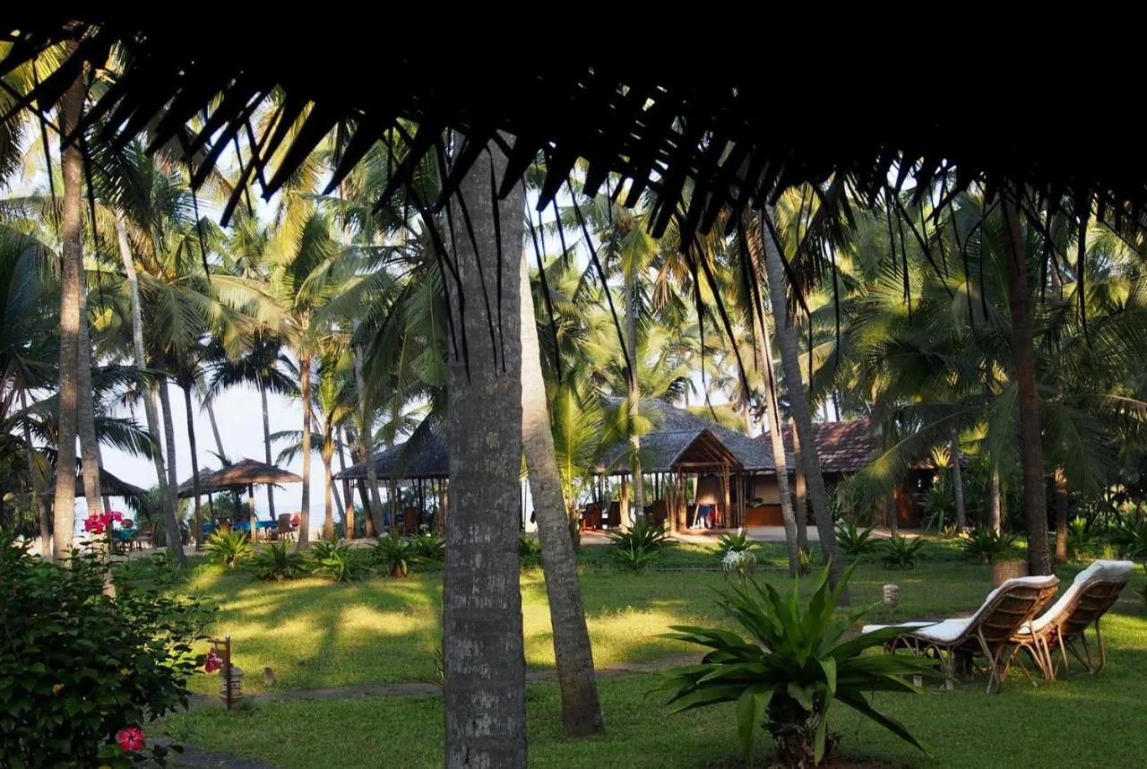 Restaurant/places to eat in Neeleshwar Hermitage