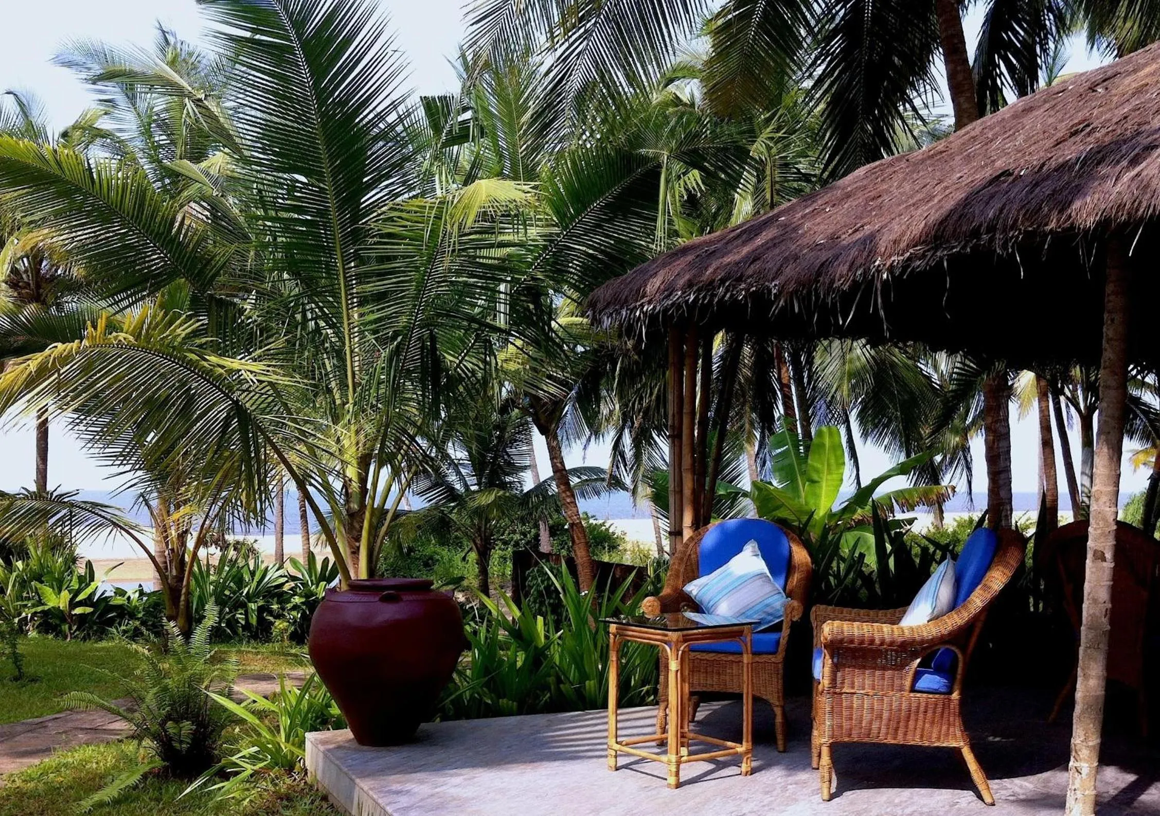 Lounge or bar in Neeleshwar Hermitage