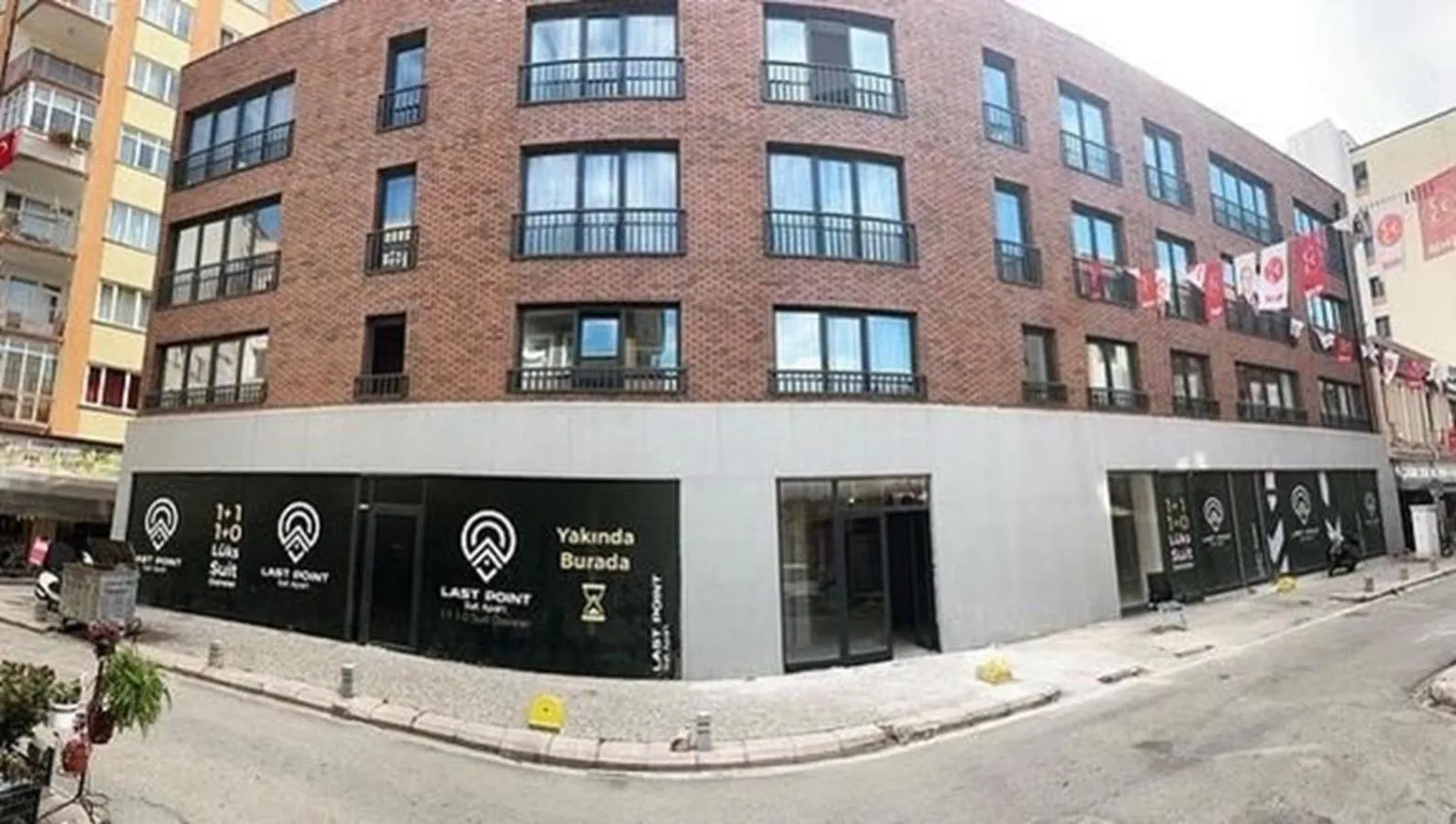 Property building in Last Point Süit Apart