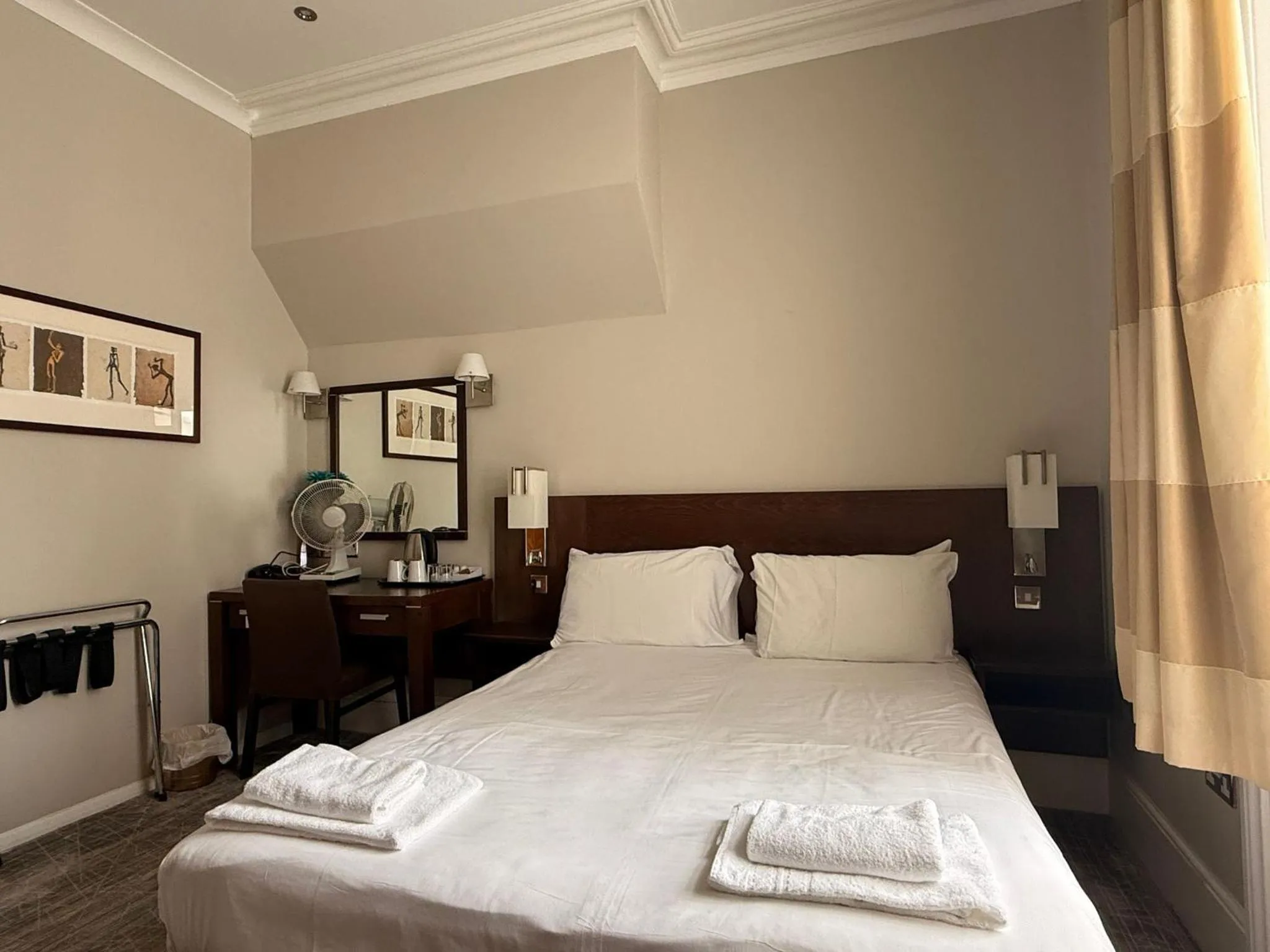 Bedroom, Bed in New Wilmington Hotel