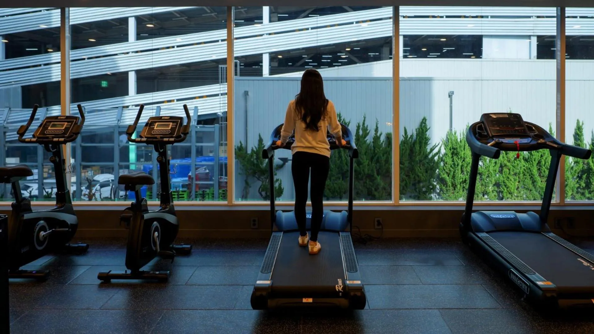 Fitness centre/facilities in Workers Hotel Daejeon by Aank