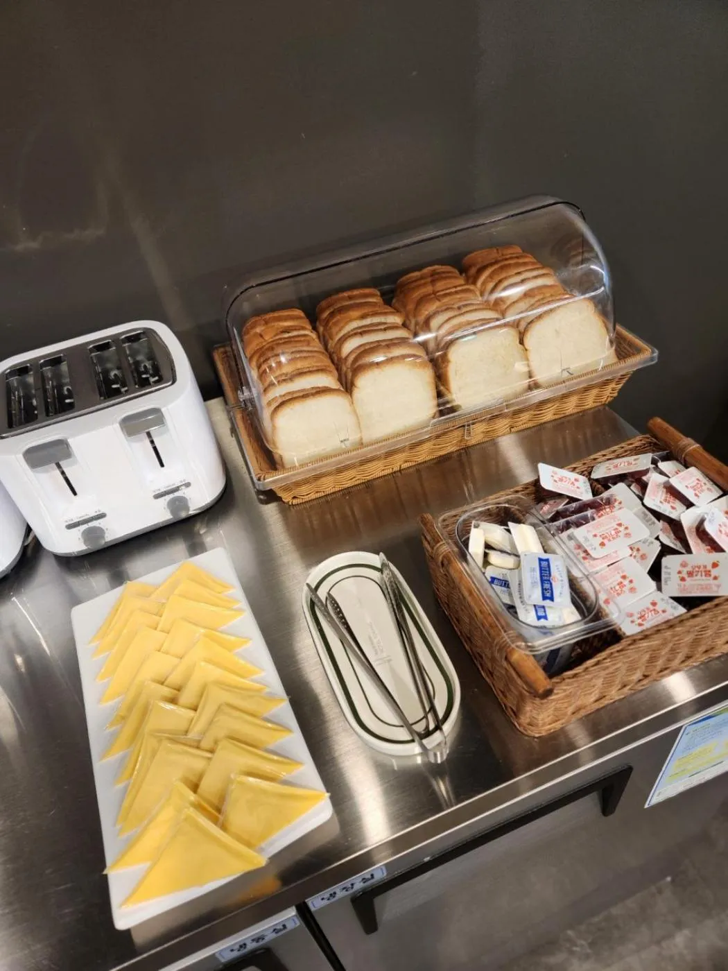 Breakfast in Workers Hotel Daejeon by Aank