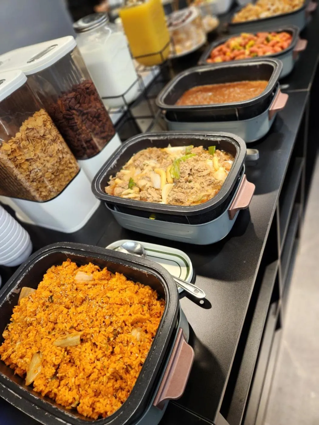 Breakfast in Workers Hotel Daejeon by Aank