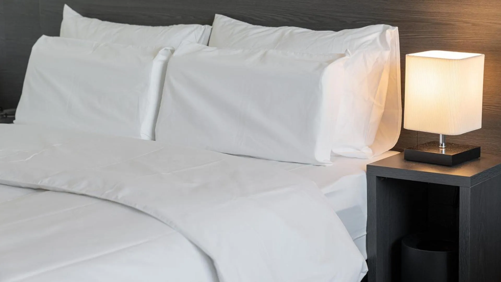 Bed in Workers Hotel Daejeon by Aank