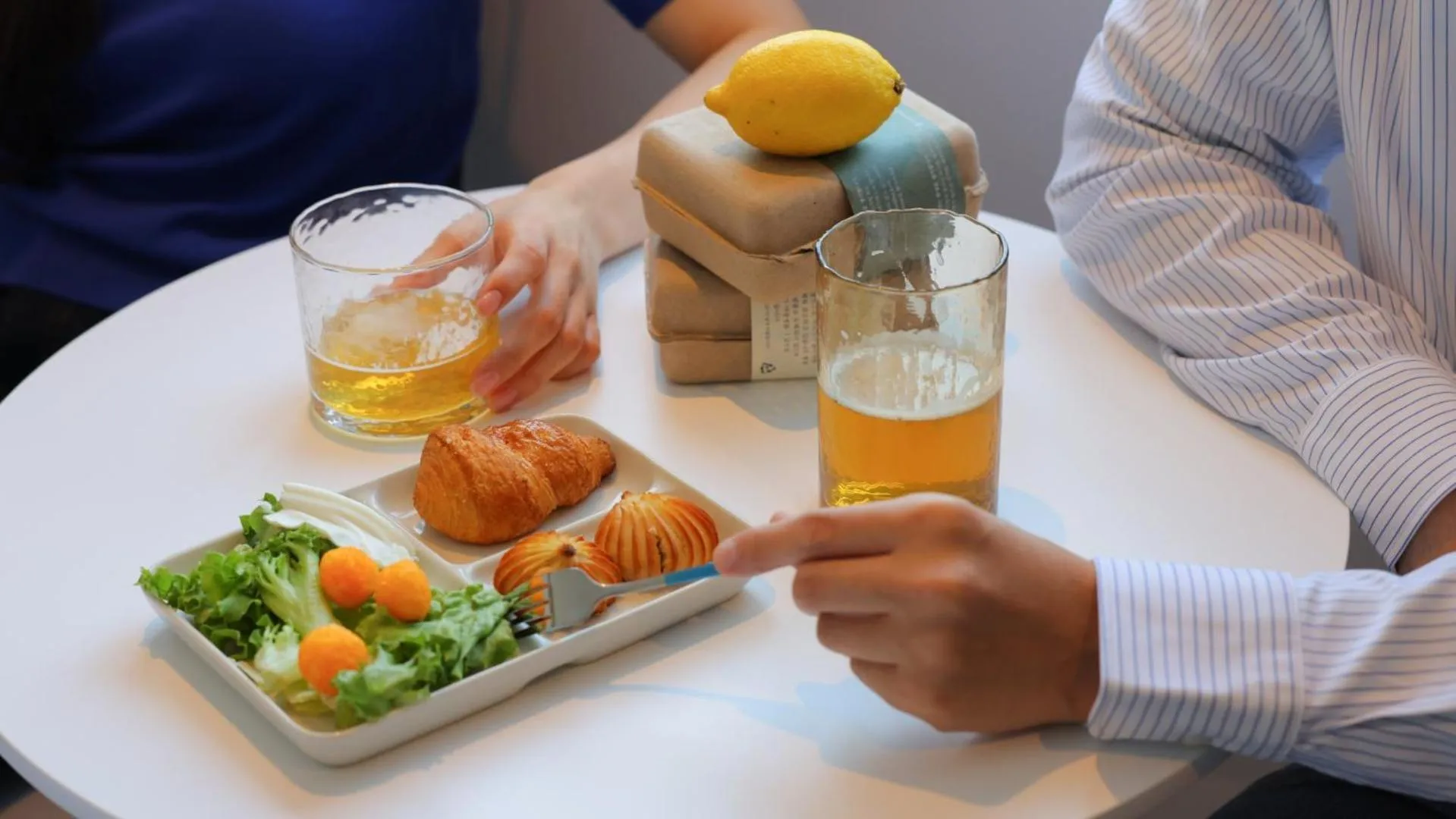 Seating area in Workers Hotel Daejeon by Aank