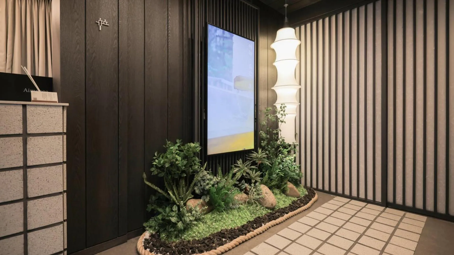 Lobby or reception in Workers Hotel Daejeon by Aank