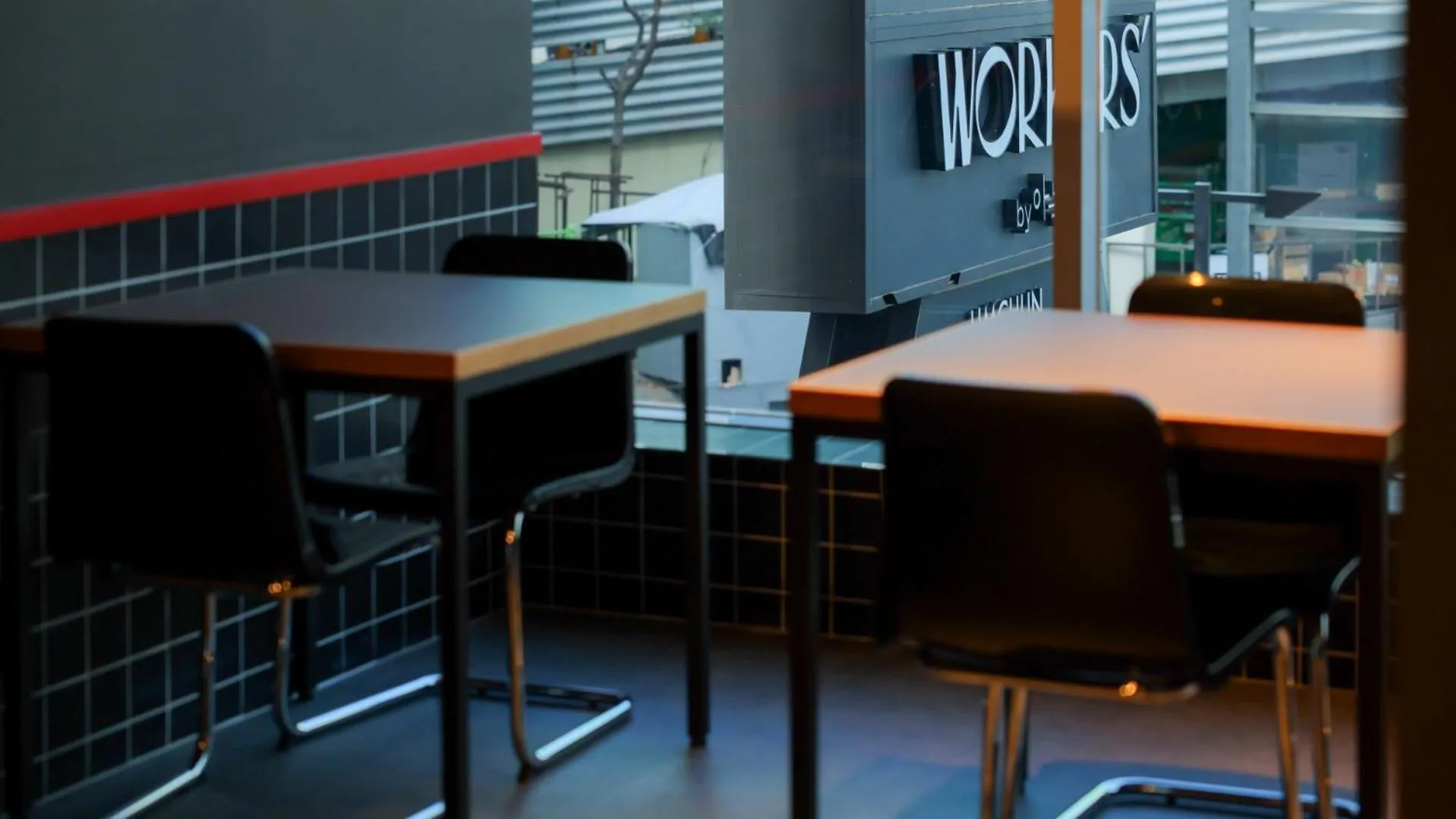 Restaurant/places to eat in Workers Hotel Daejeon by Aank