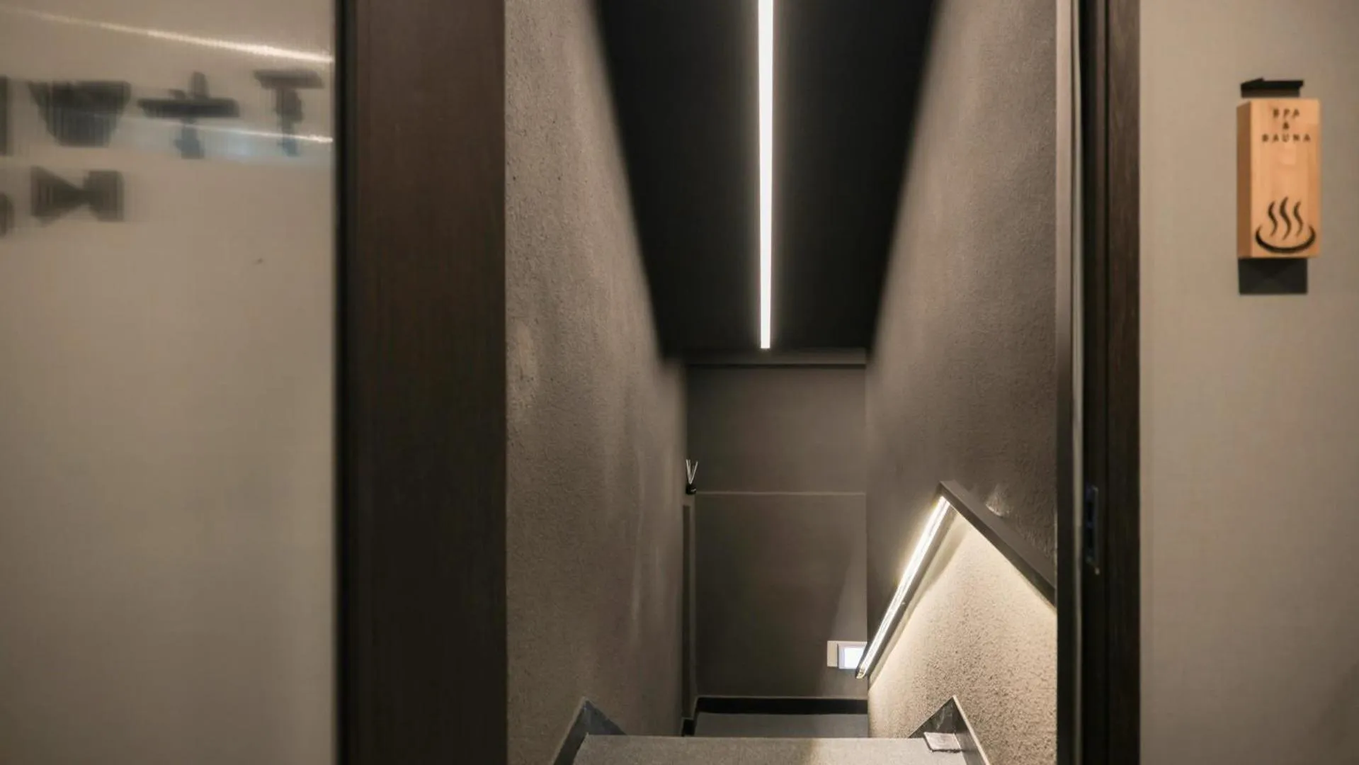 Lobby or reception in Workers Hotel Daejeon by Aank