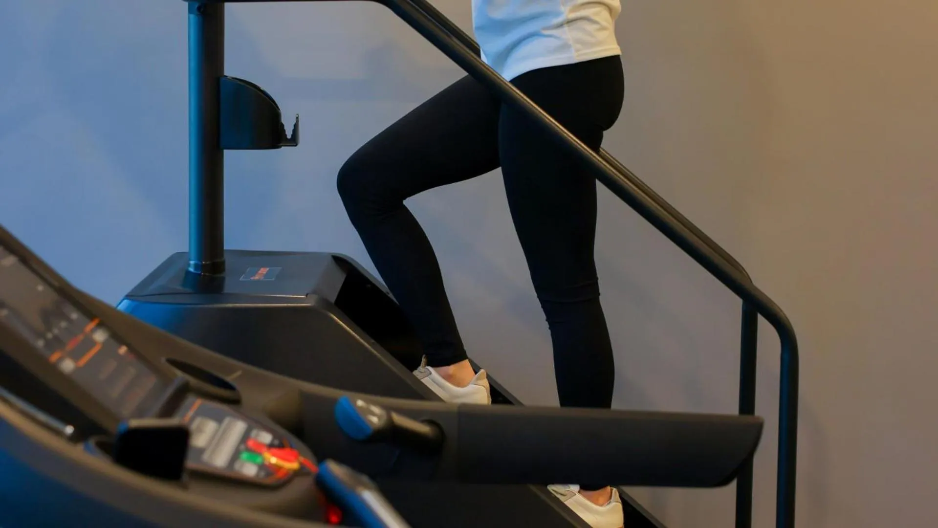 Fitness centre/facilities in Workers Hotel Daejeon by Aank