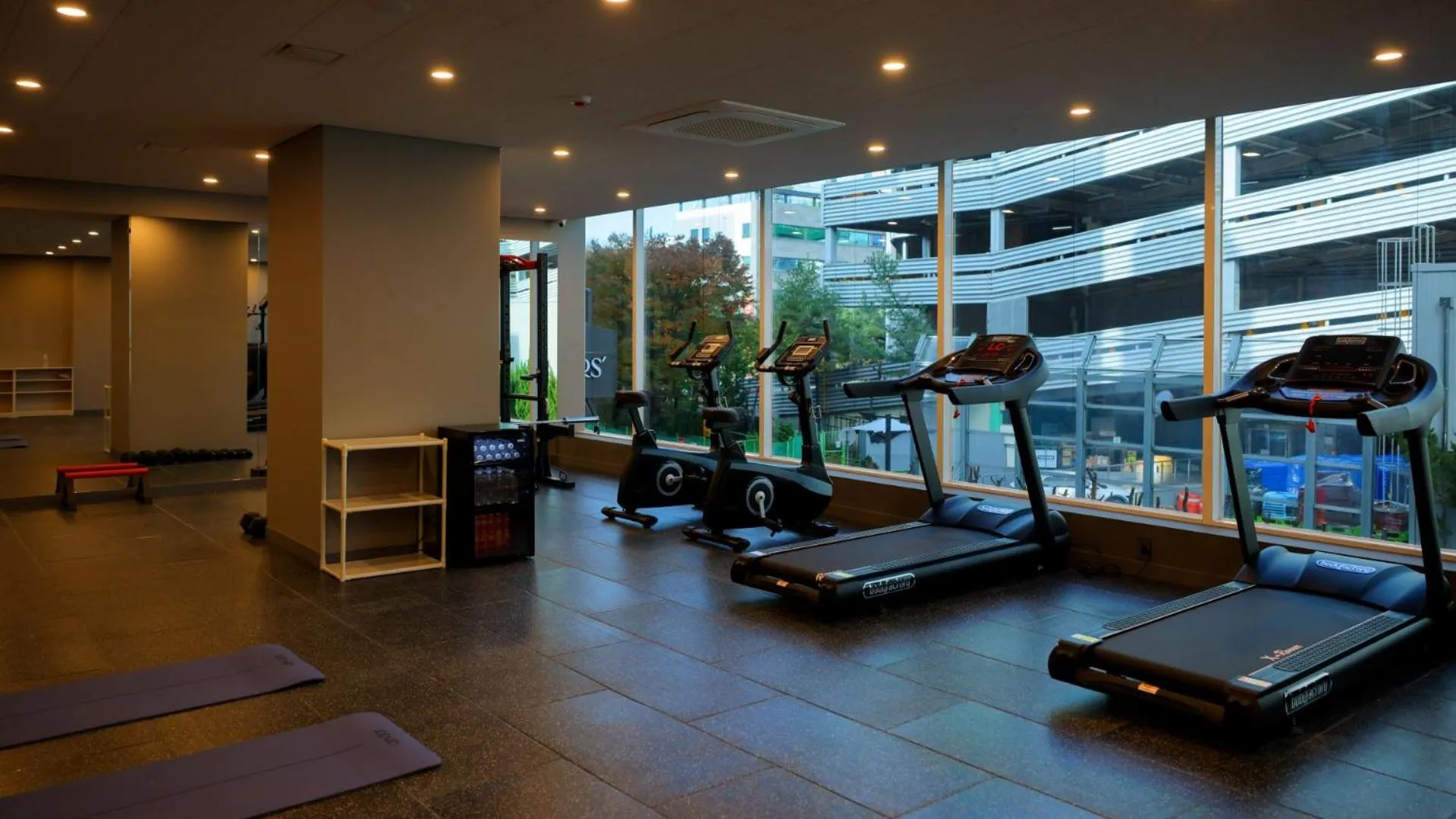 Fitness centre/facilities in Workers Hotel Daejeon by Aank