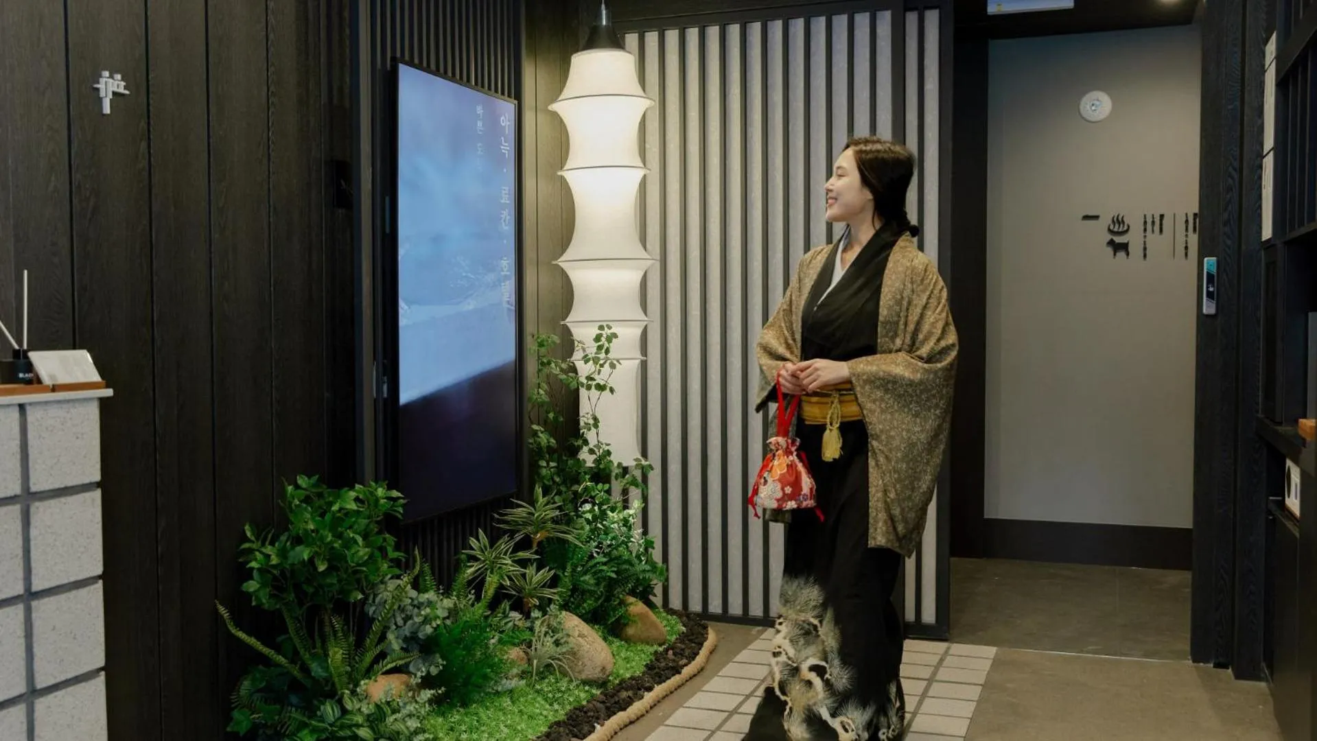 Lobby or reception in Workers Hotel Daejeon by Aank