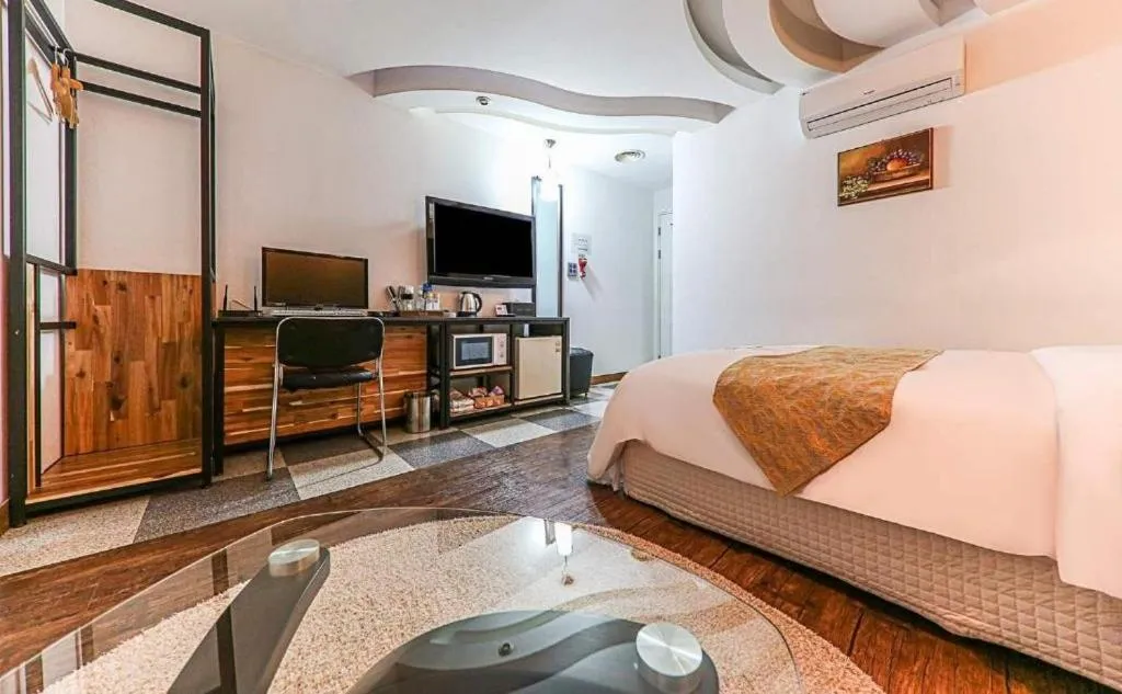 Cheonan Business Hotel